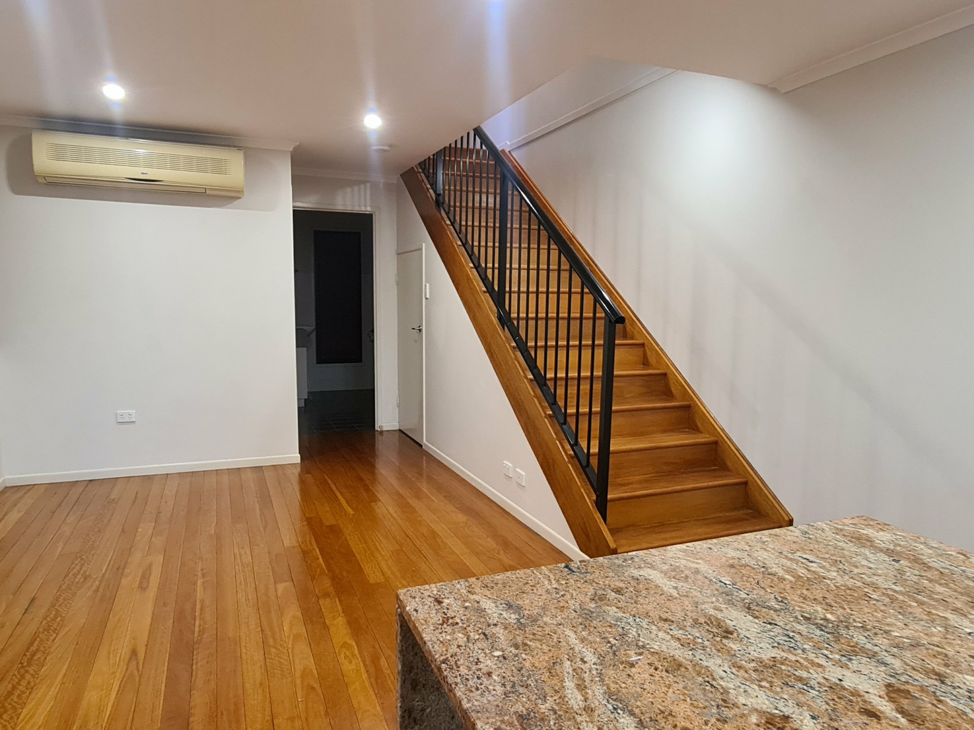 2A/6 Wyndham Ave, BOYNE ISLAND