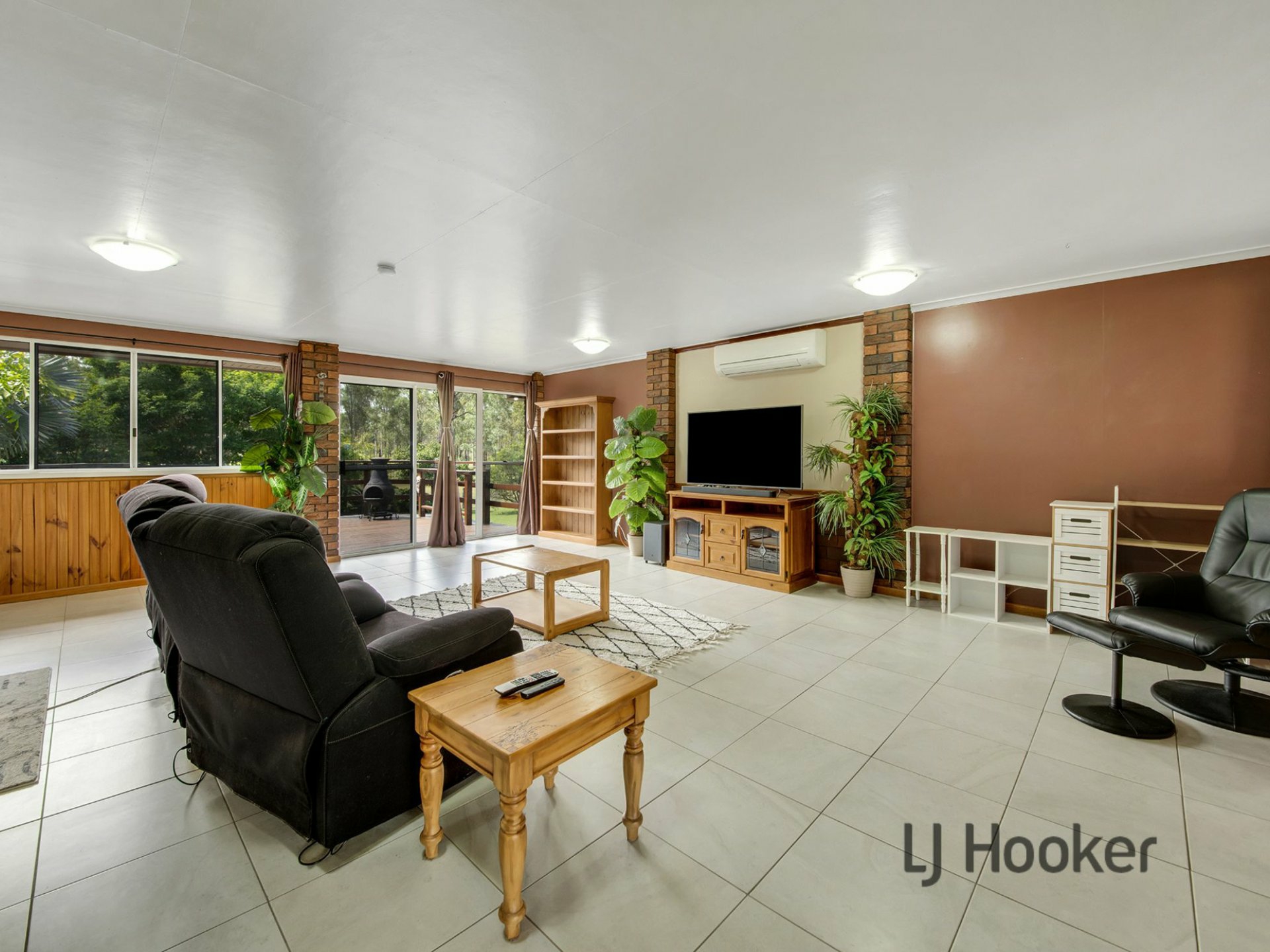 10 Aquarius Avenue, RIVER RANCH