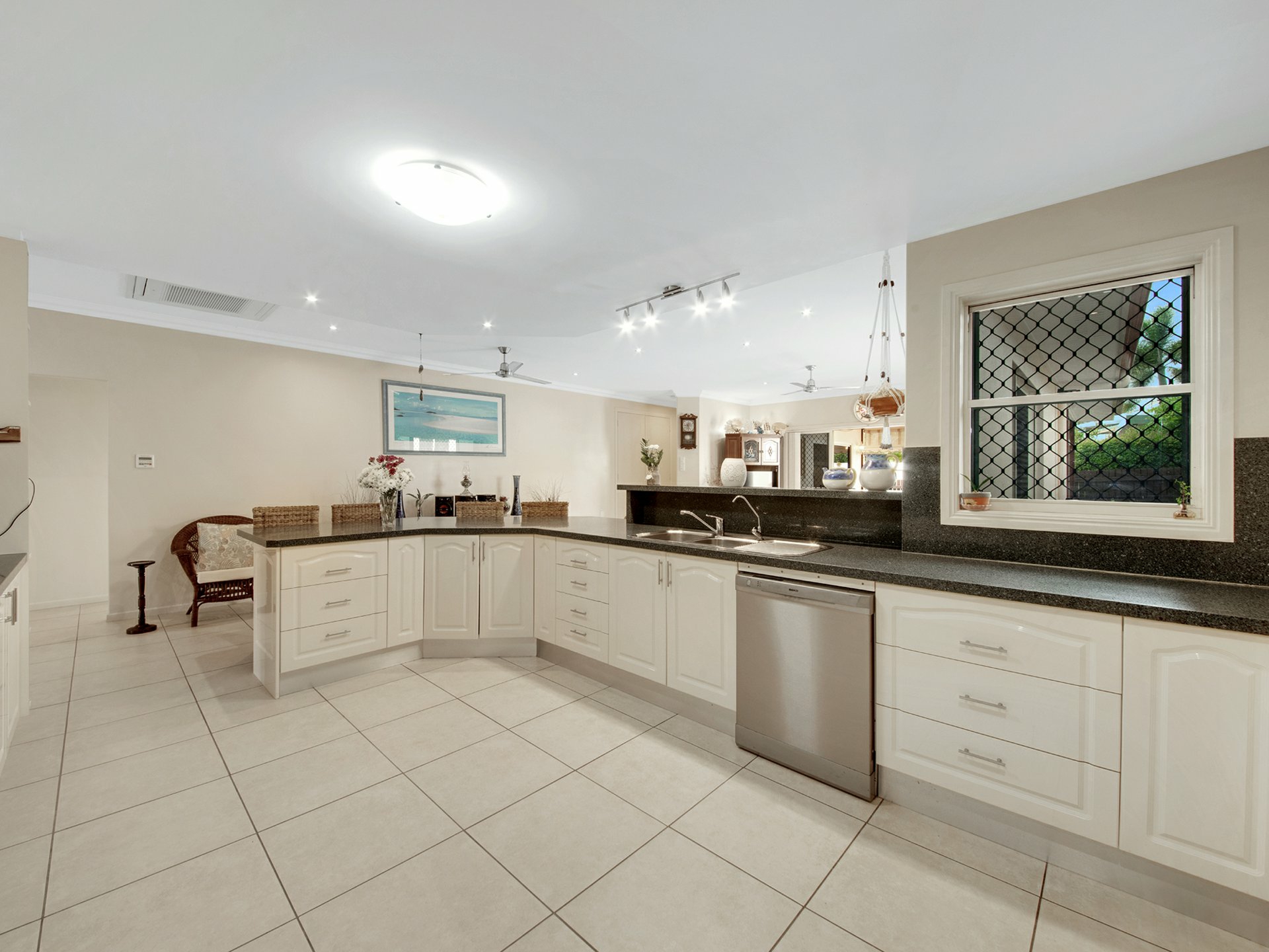 3 Jacinta Court, TANNUM SANDS