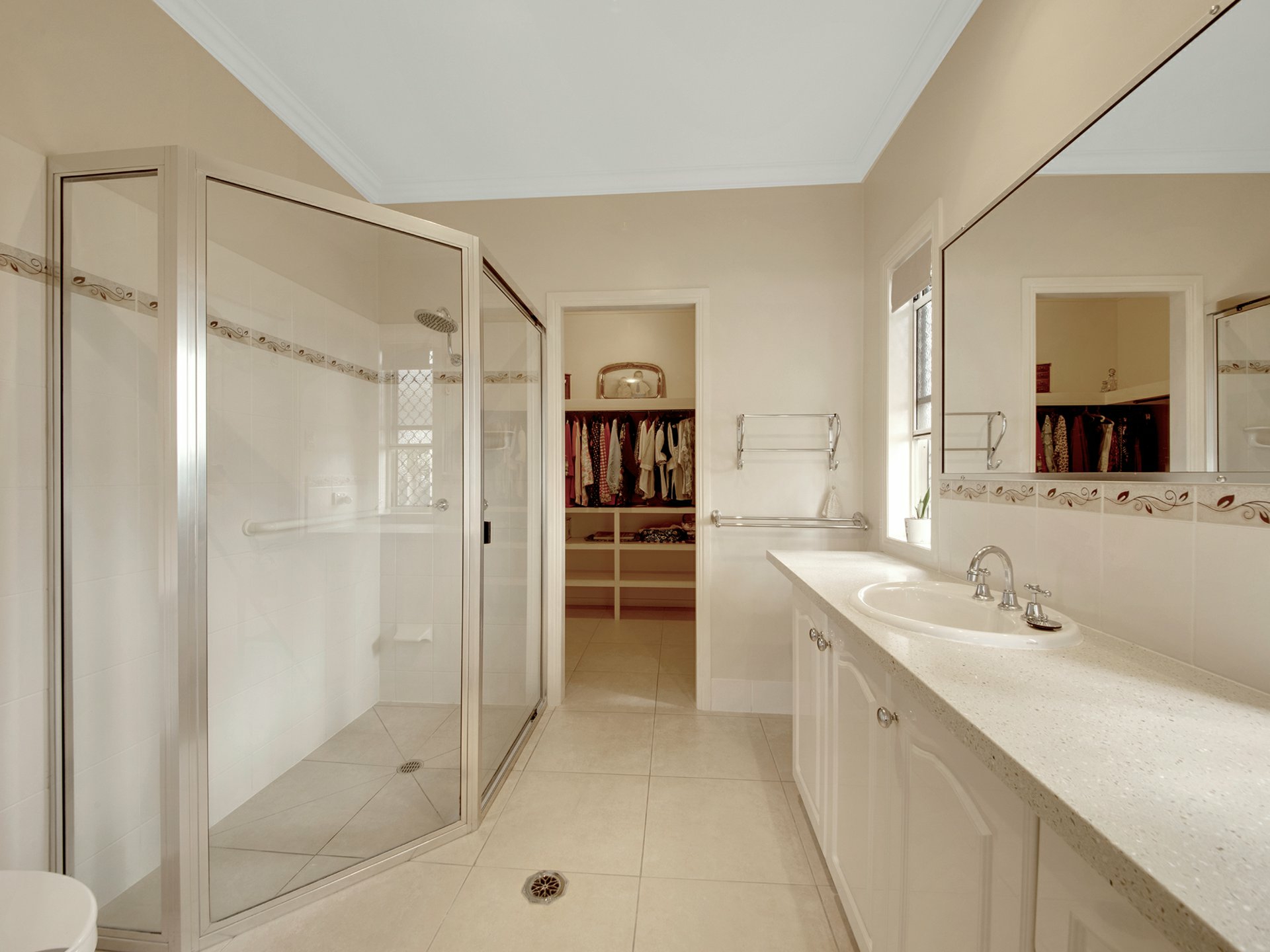 3 Jacinta Court, TANNUM SANDS