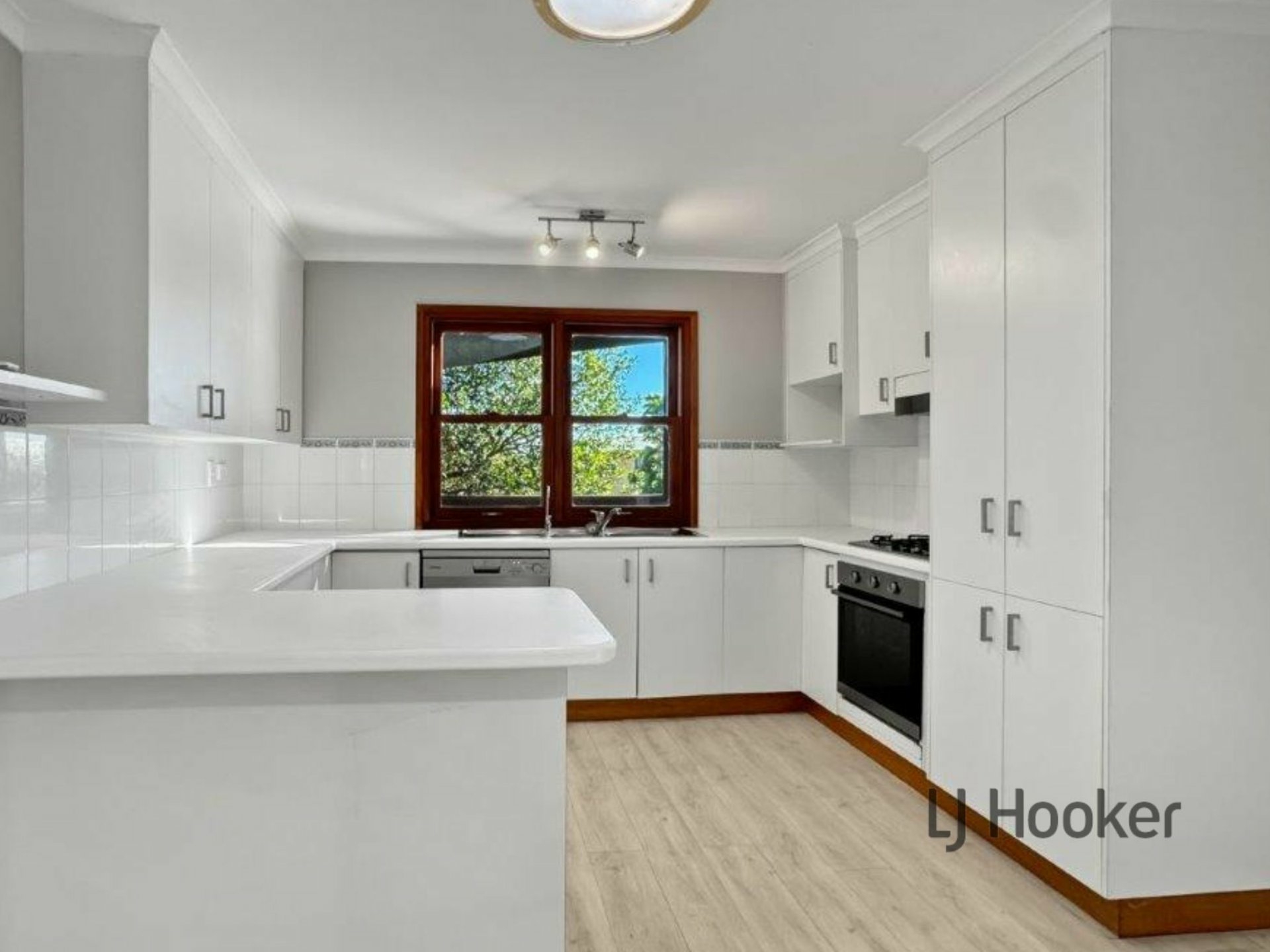 10 Alfred Street, TANNUM SANDS