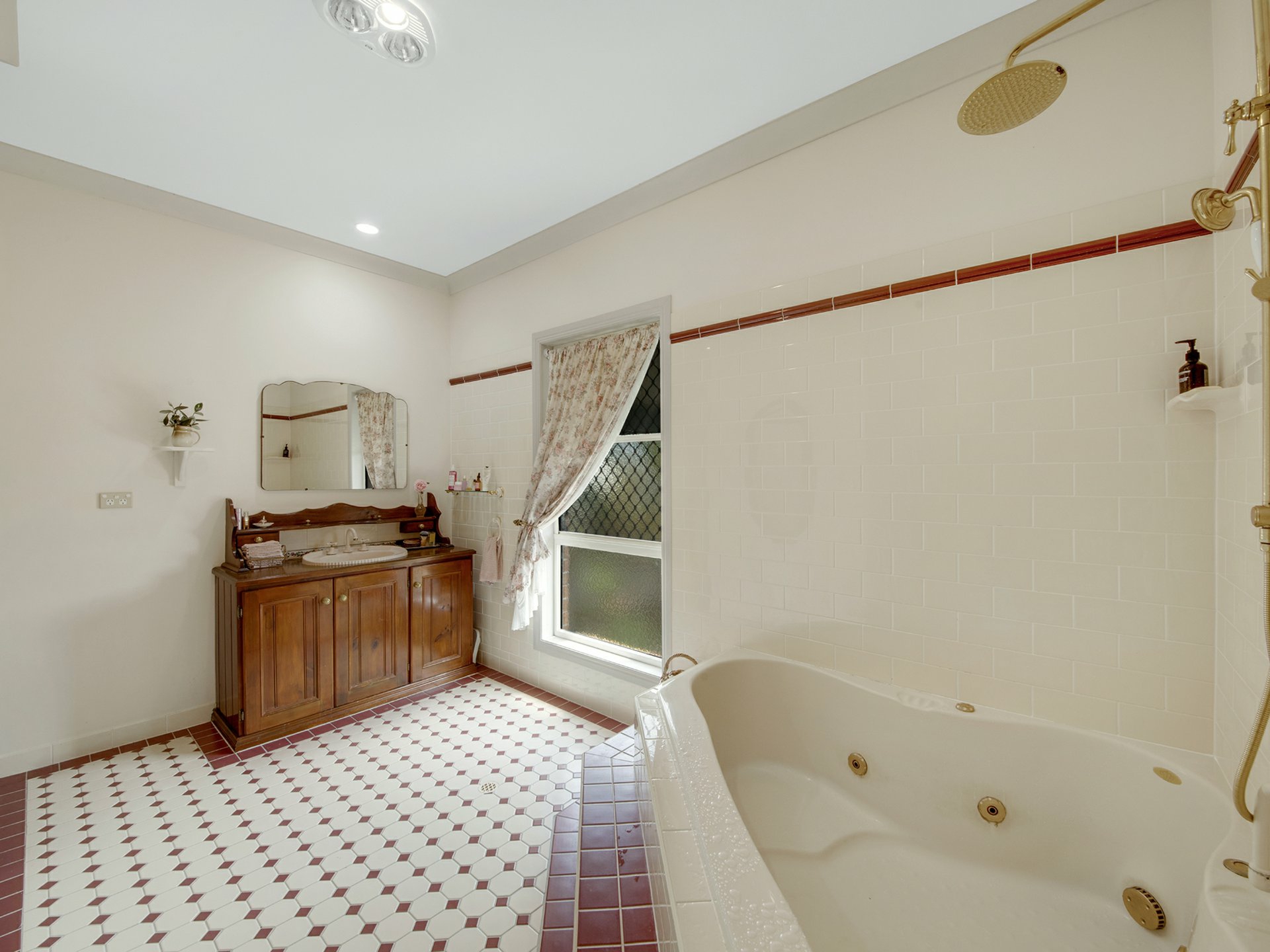 3 Amanda Court, TANNUM SANDS