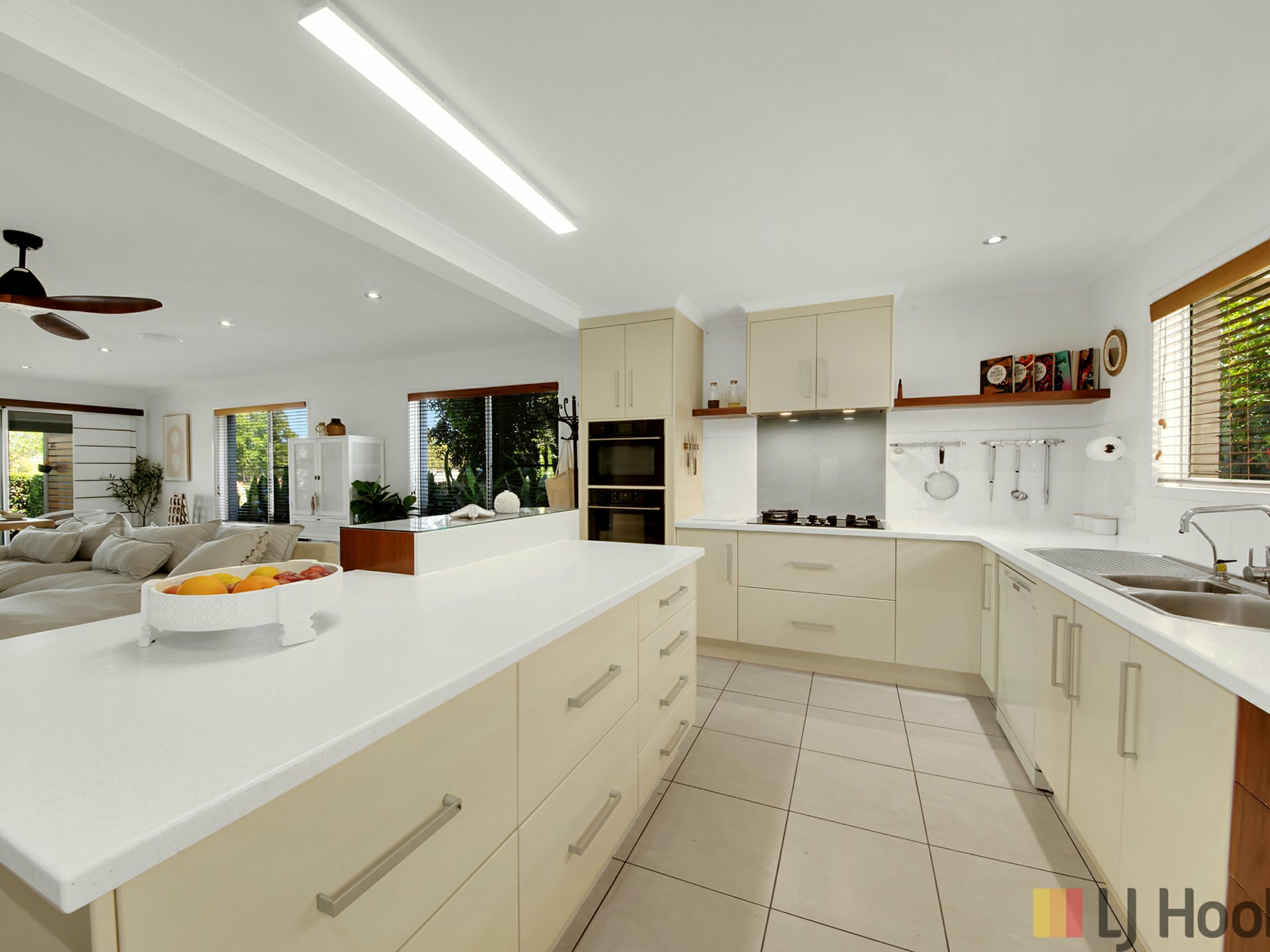 89 Tarcoola Drive, BOYNE ISLAND