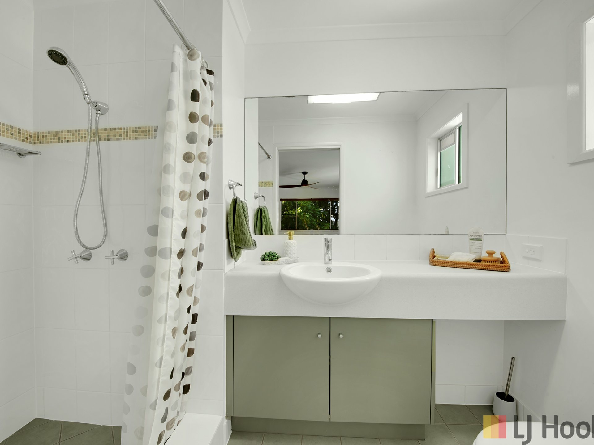 89 Tarcoola Drive, BOYNE ISLAND