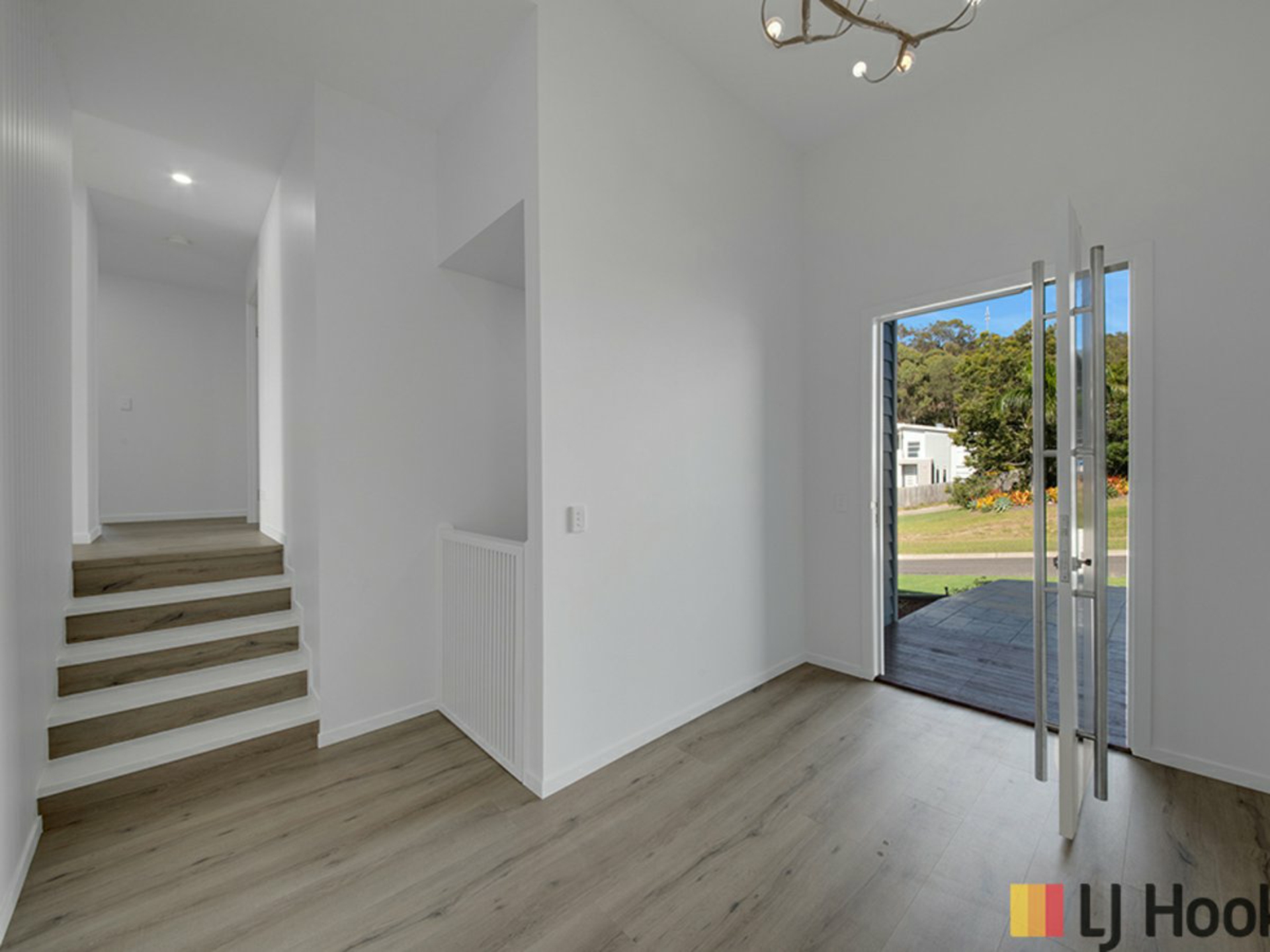 8 Jenny Lind Court, BOYNE ISLAND
