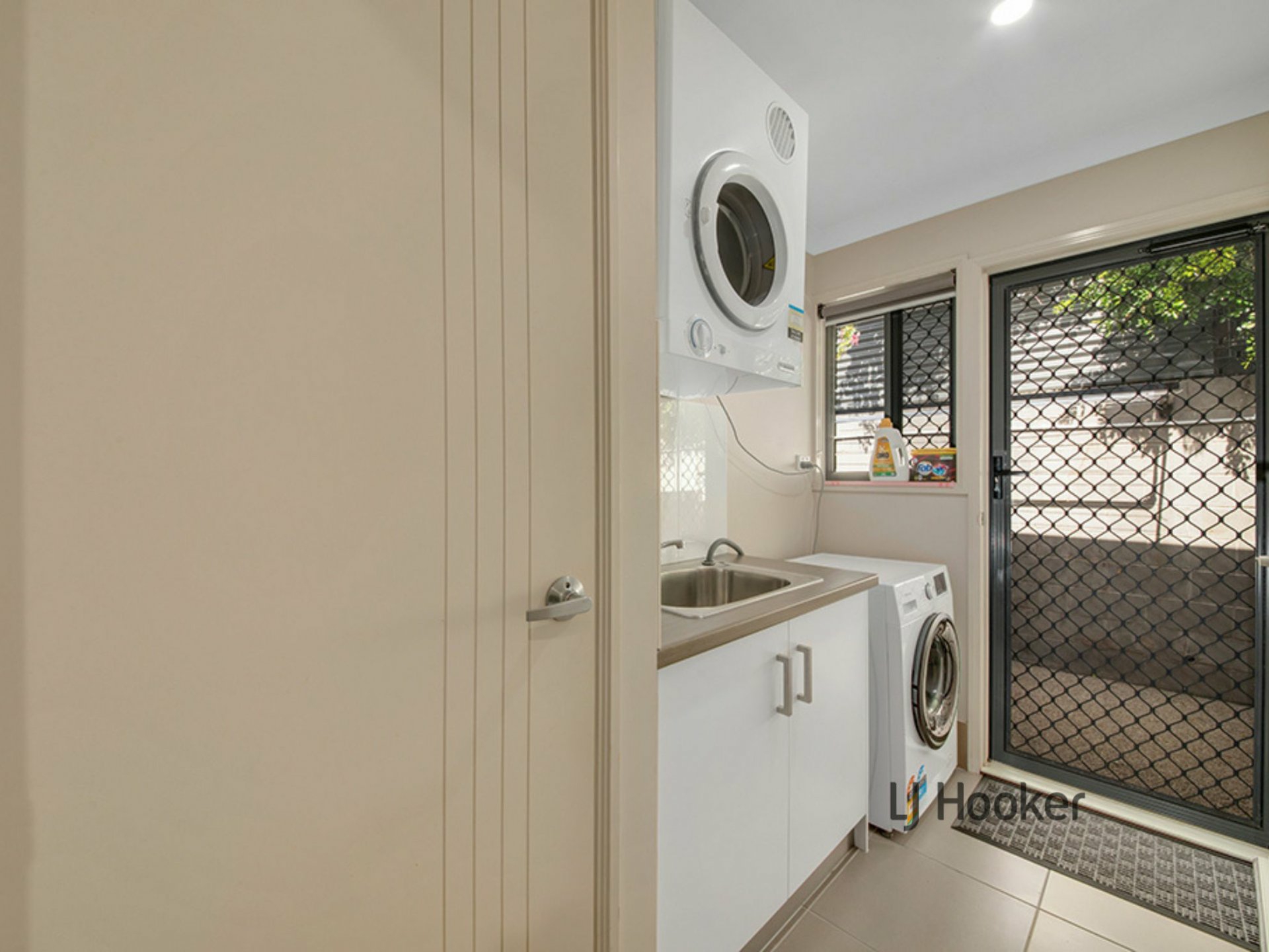 Unit 1/39 Cairncross Street, SUN VALLEY