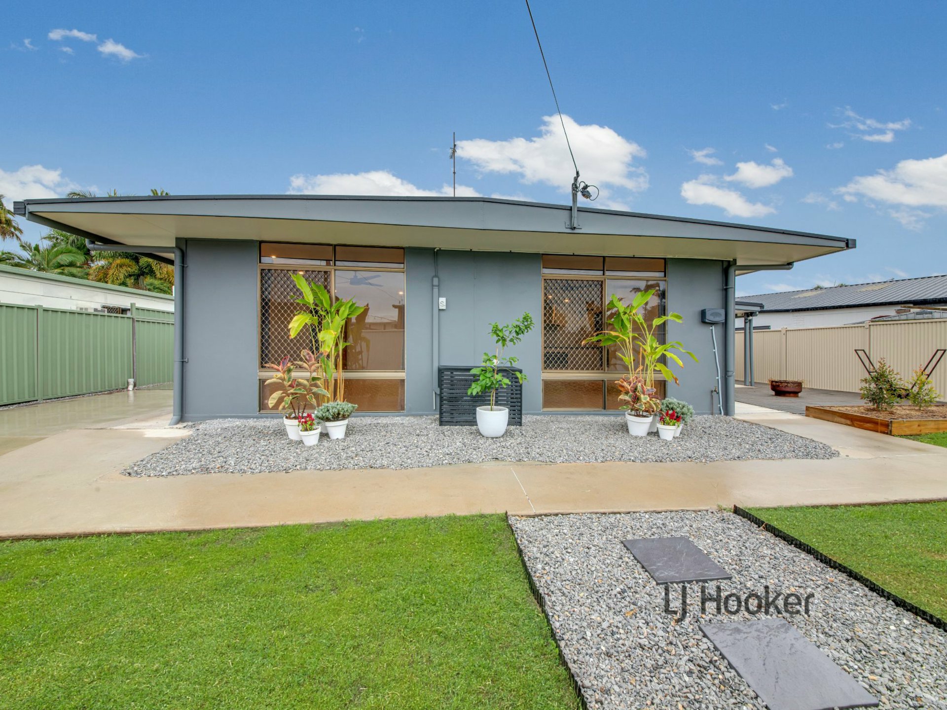 9 Alexander Street, BOYNE ISLAND