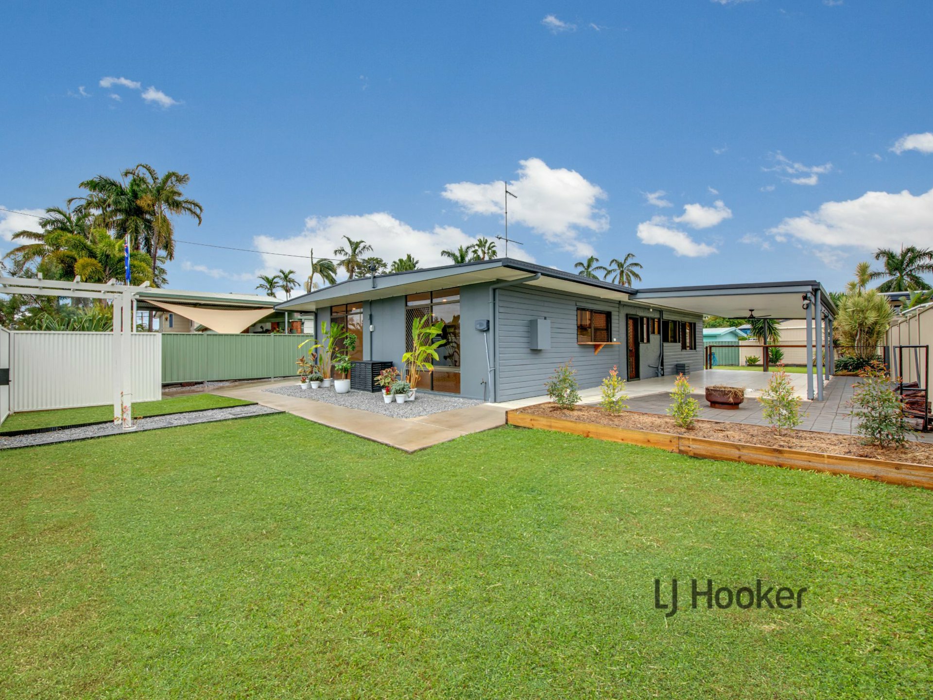 9 Alexander Street, BOYNE ISLAND