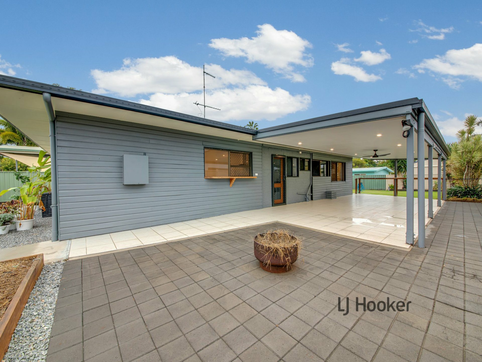 9 Alexander Street, BOYNE ISLAND