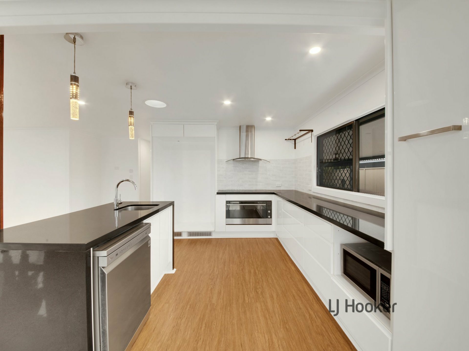 9 Alexander Street, BOYNE ISLAND