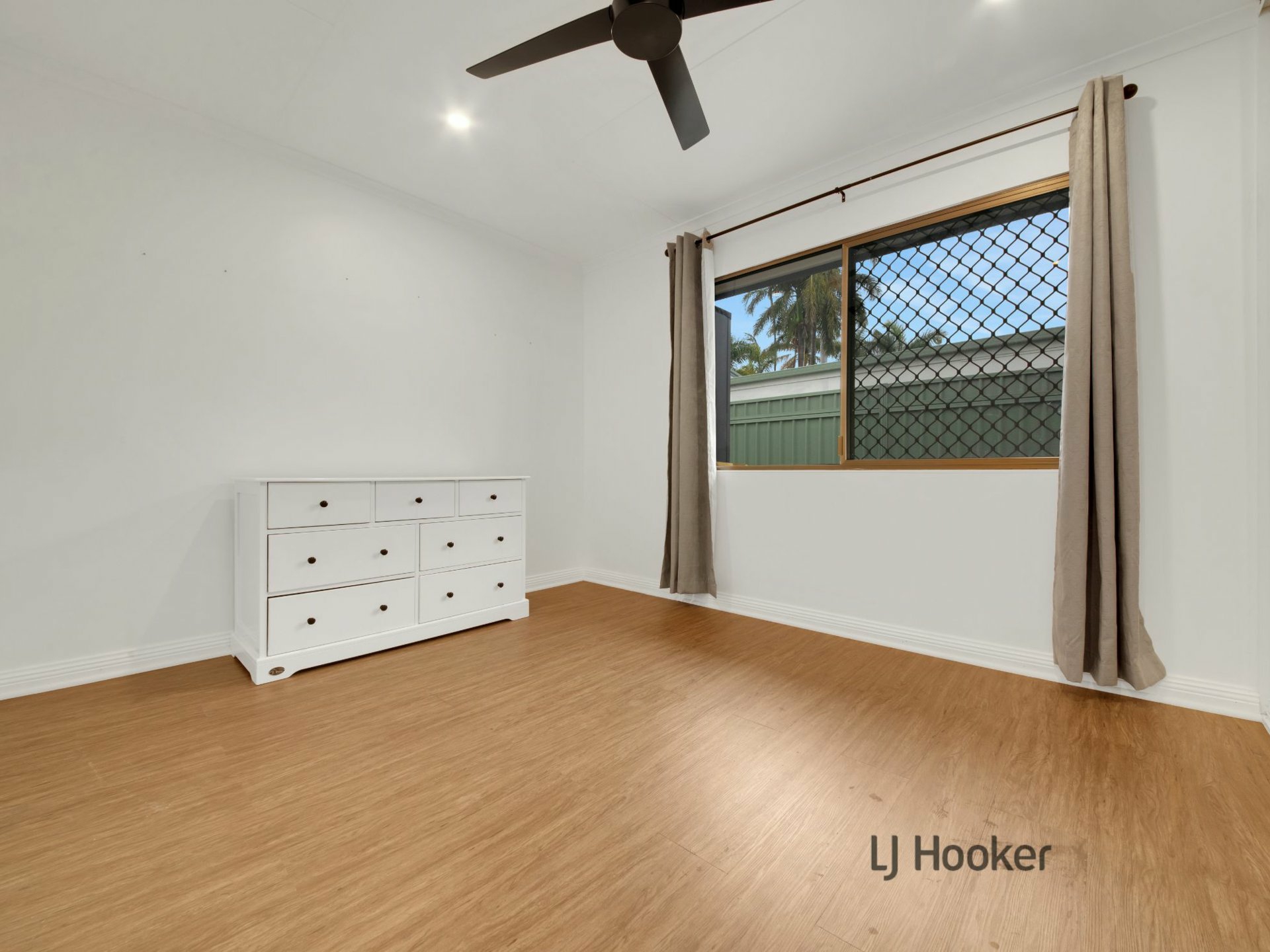 9 Alexander Street, BOYNE ISLAND