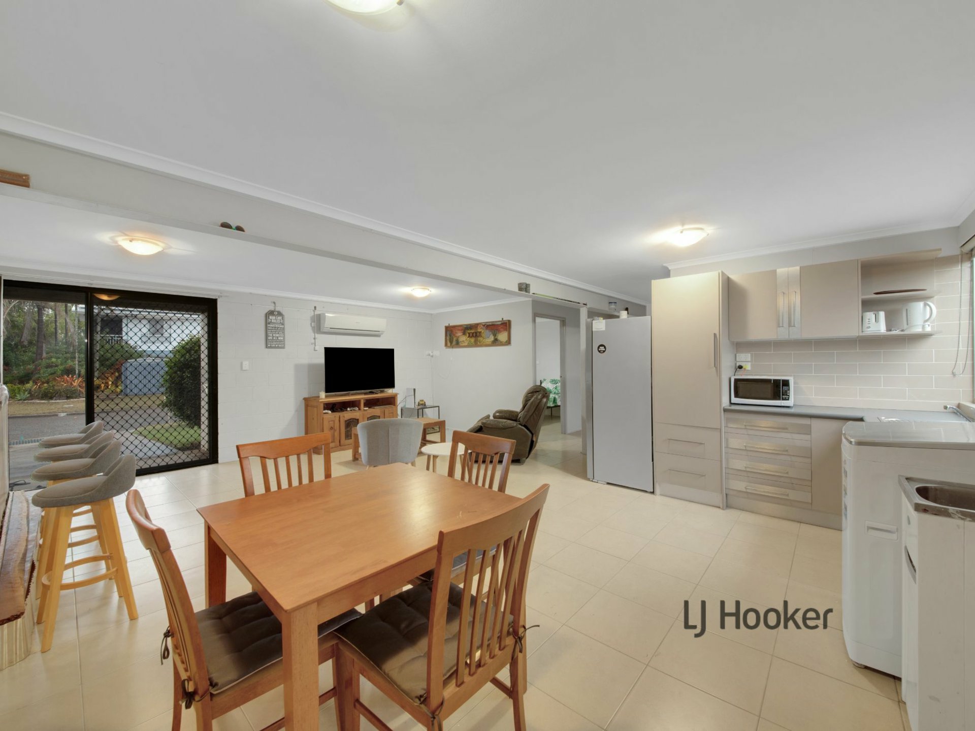 25 Alexander Street, BOYNE ISLAND