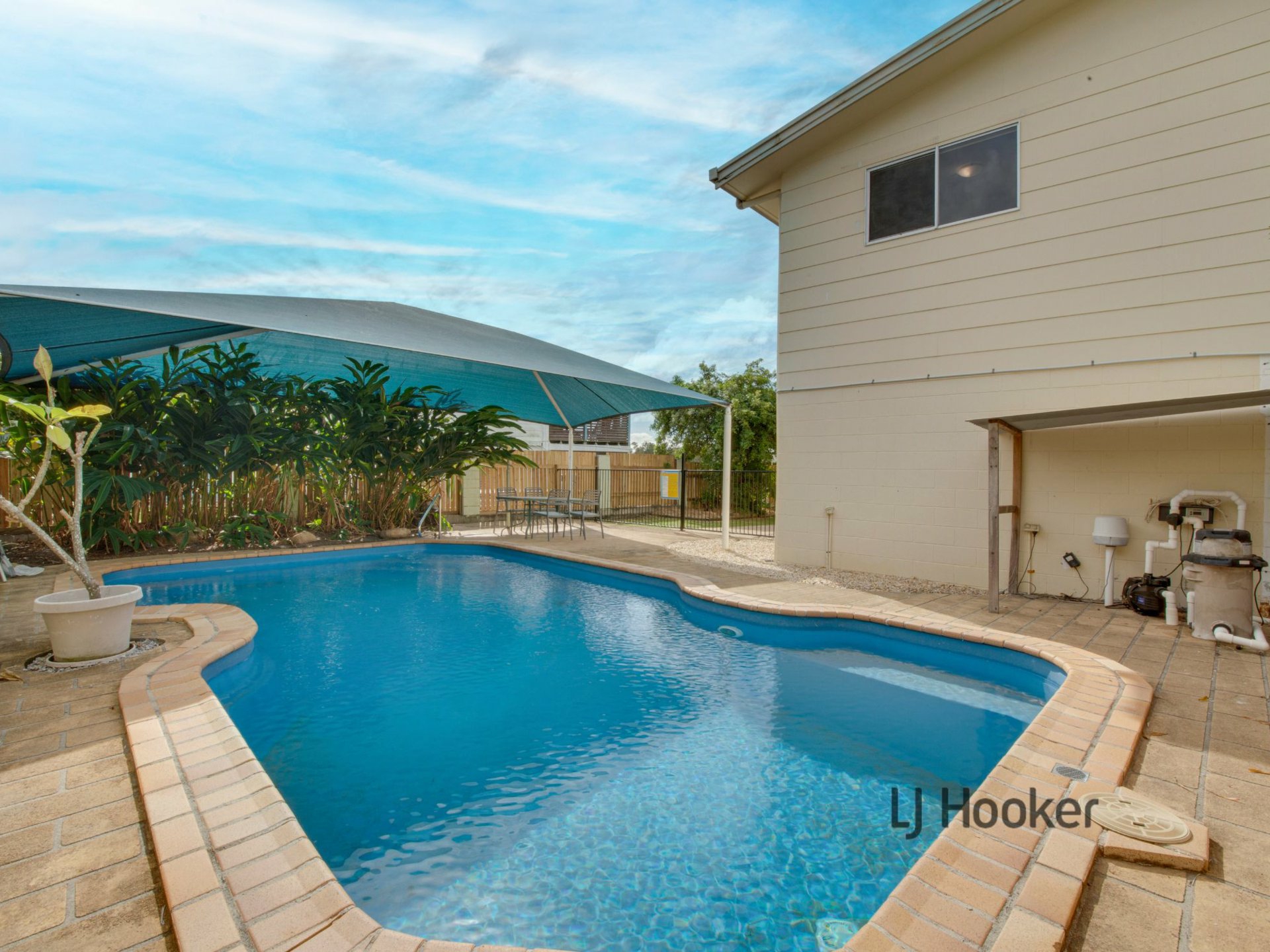 25 Alexander Street, BOYNE ISLAND