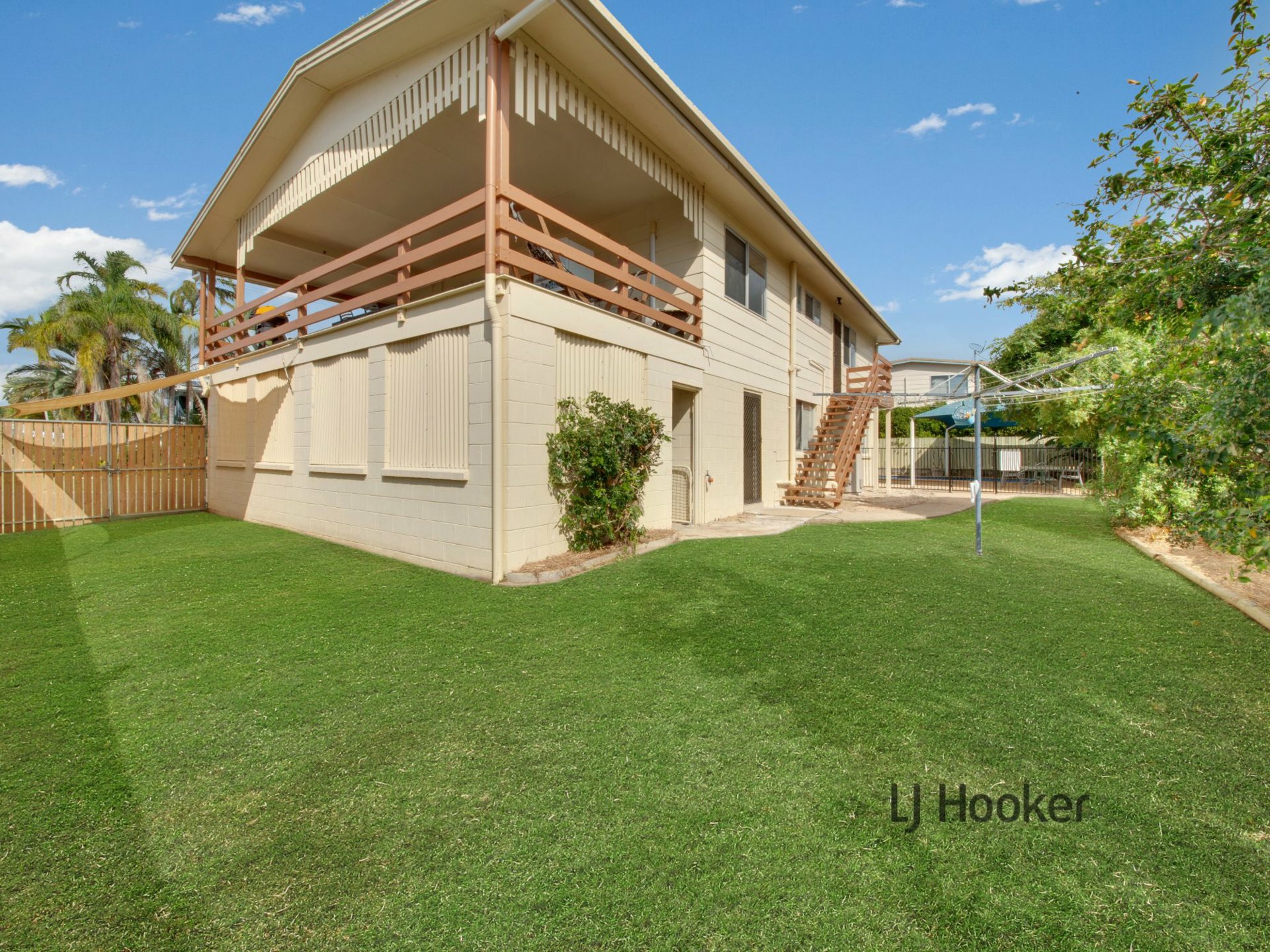 25 Alexander Street, BOYNE ISLAND