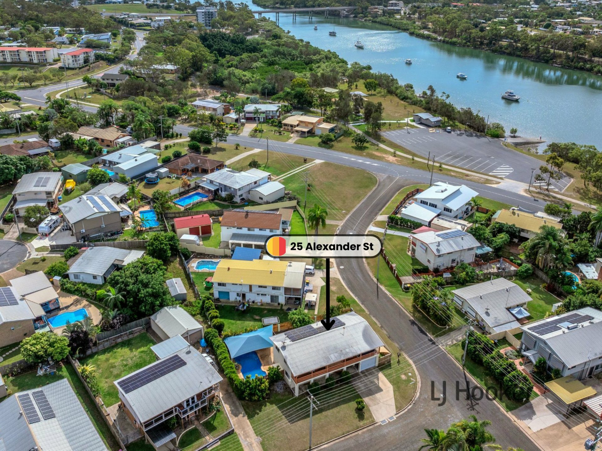 25 Alexander Street, BOYNE ISLAND