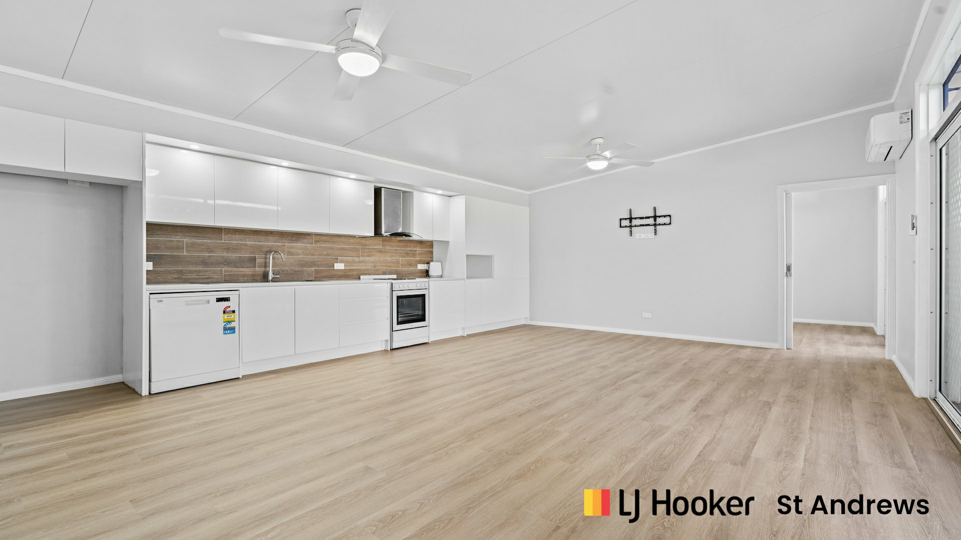 14 McLaughlin Circuit, BRADBURY
