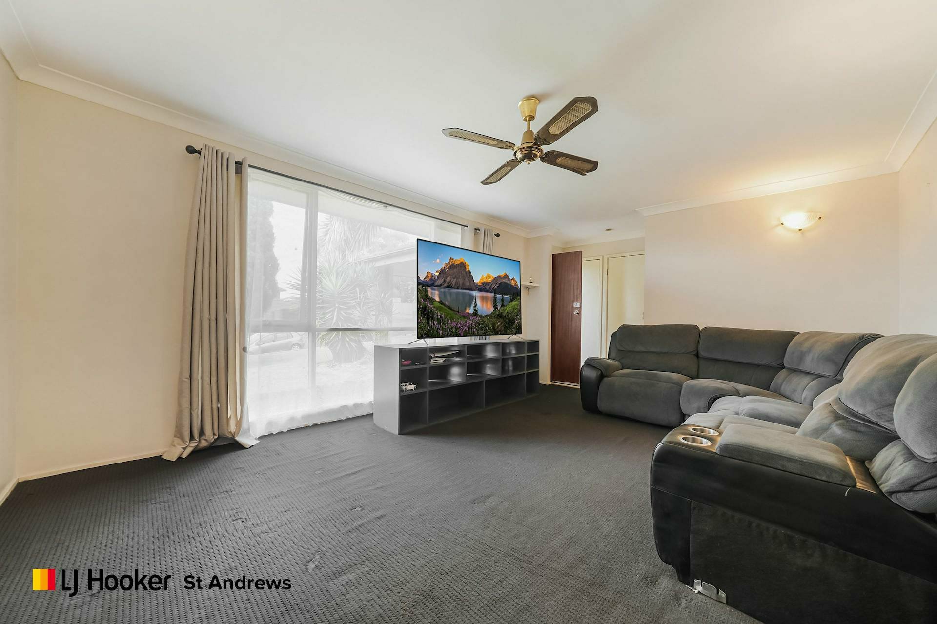 17 Pitlochry Road — photo 4 of 11
