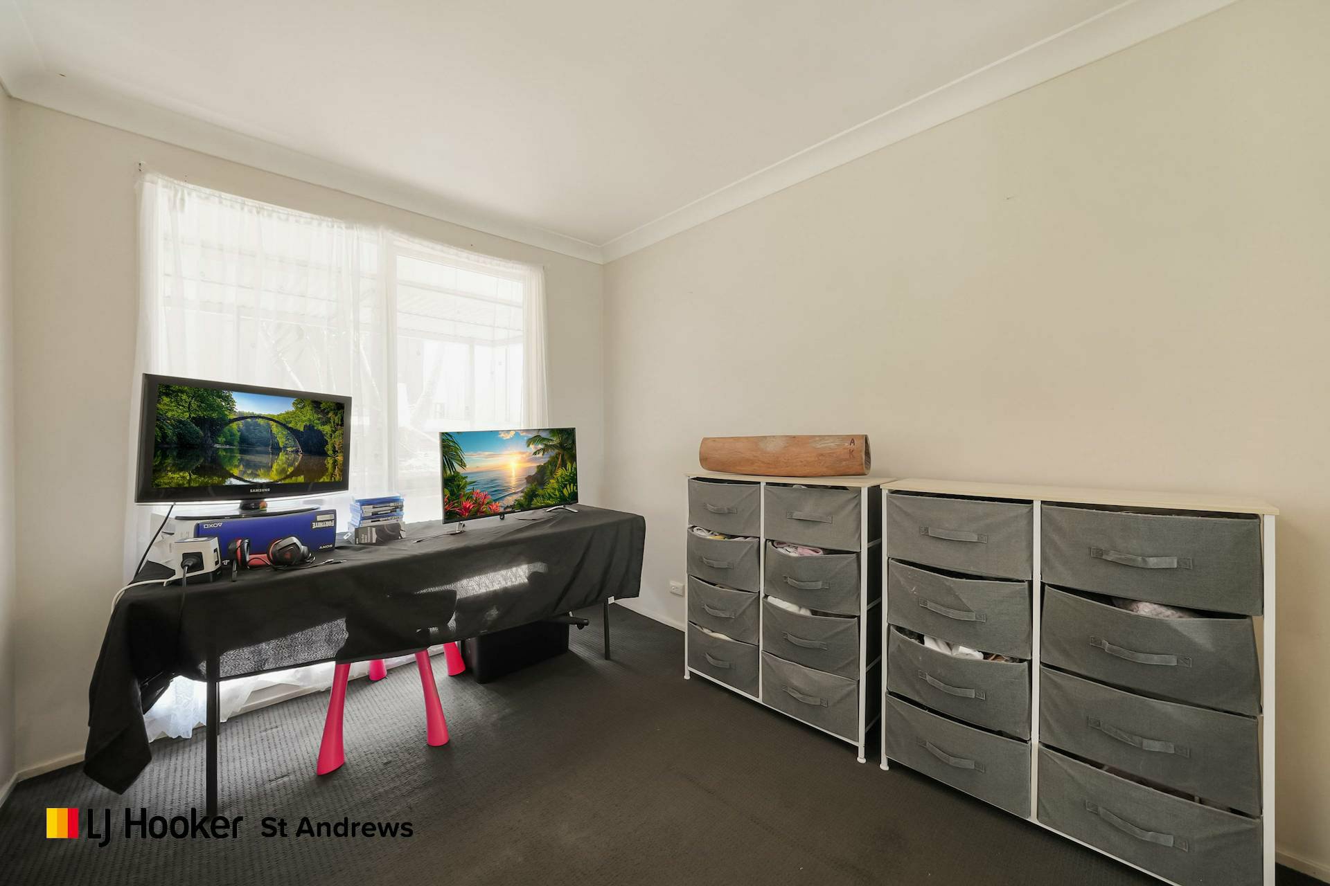 17 Pitlochry Road — photo 5 of 11