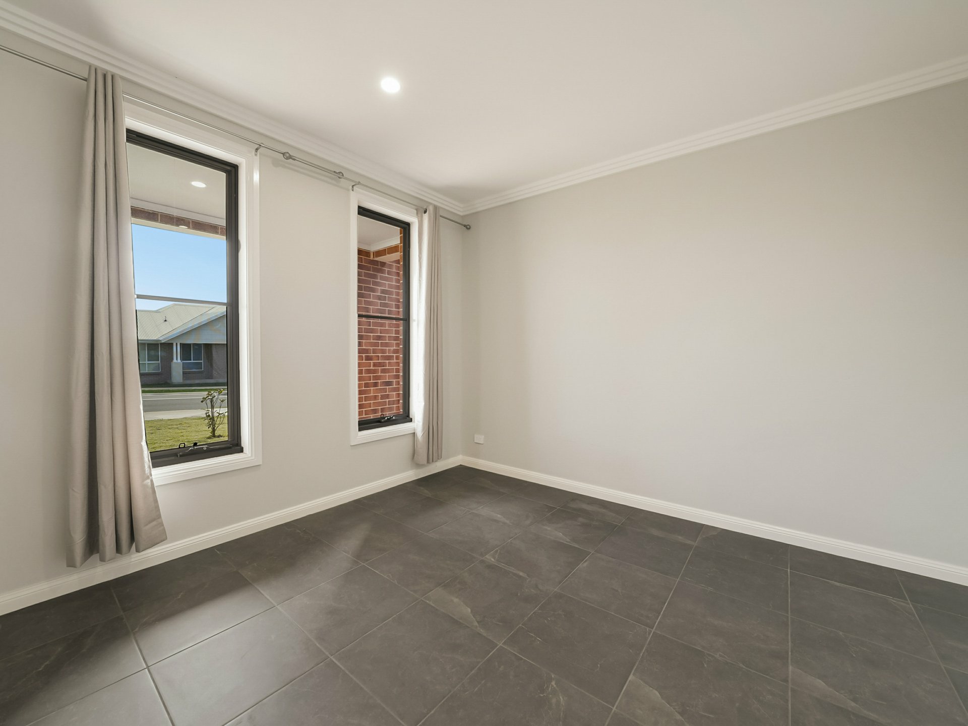 2 Binshaw Crescent — photo 4 of 12