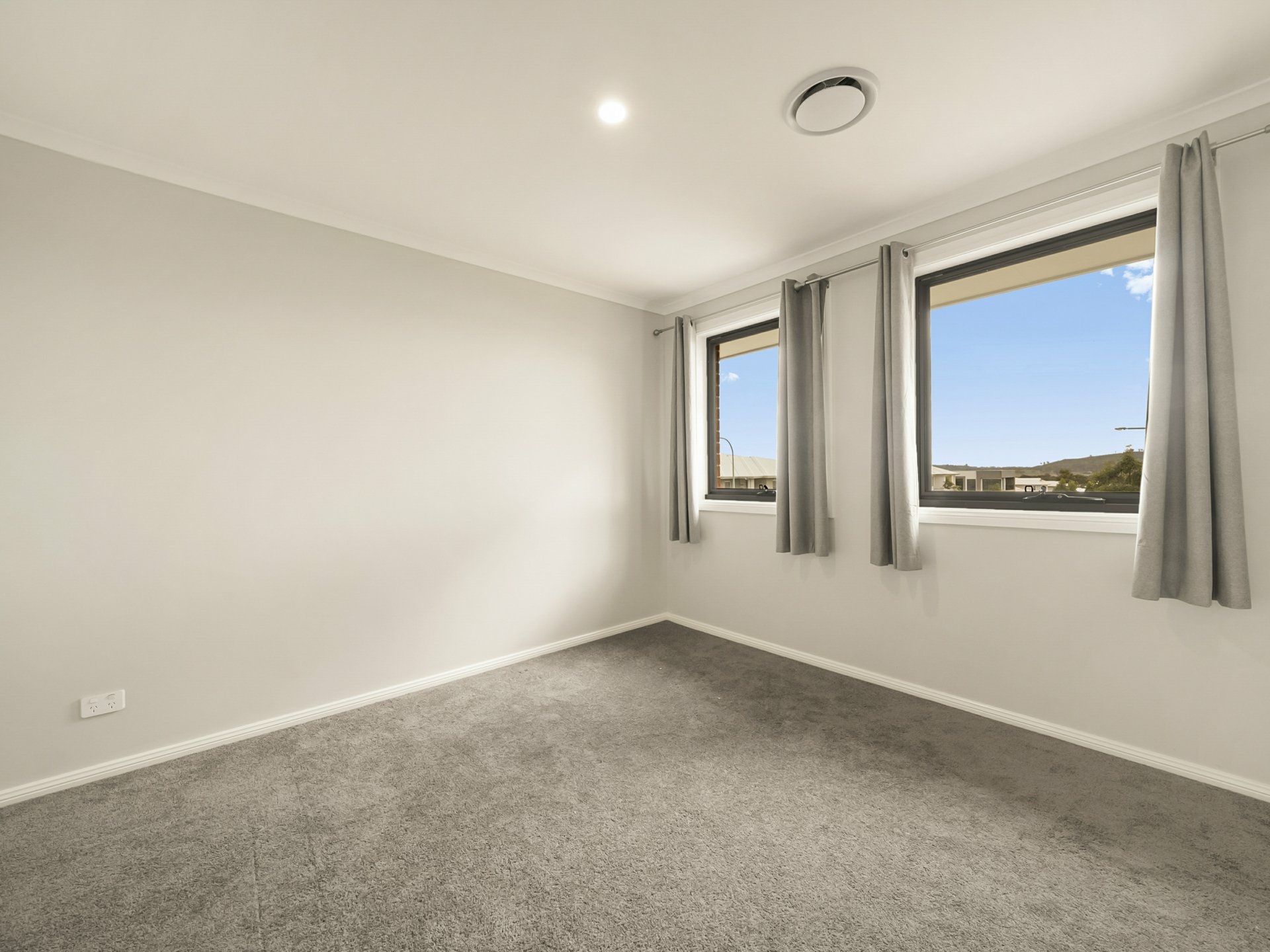 2 Binshaw Crescent — photo 7 of 12