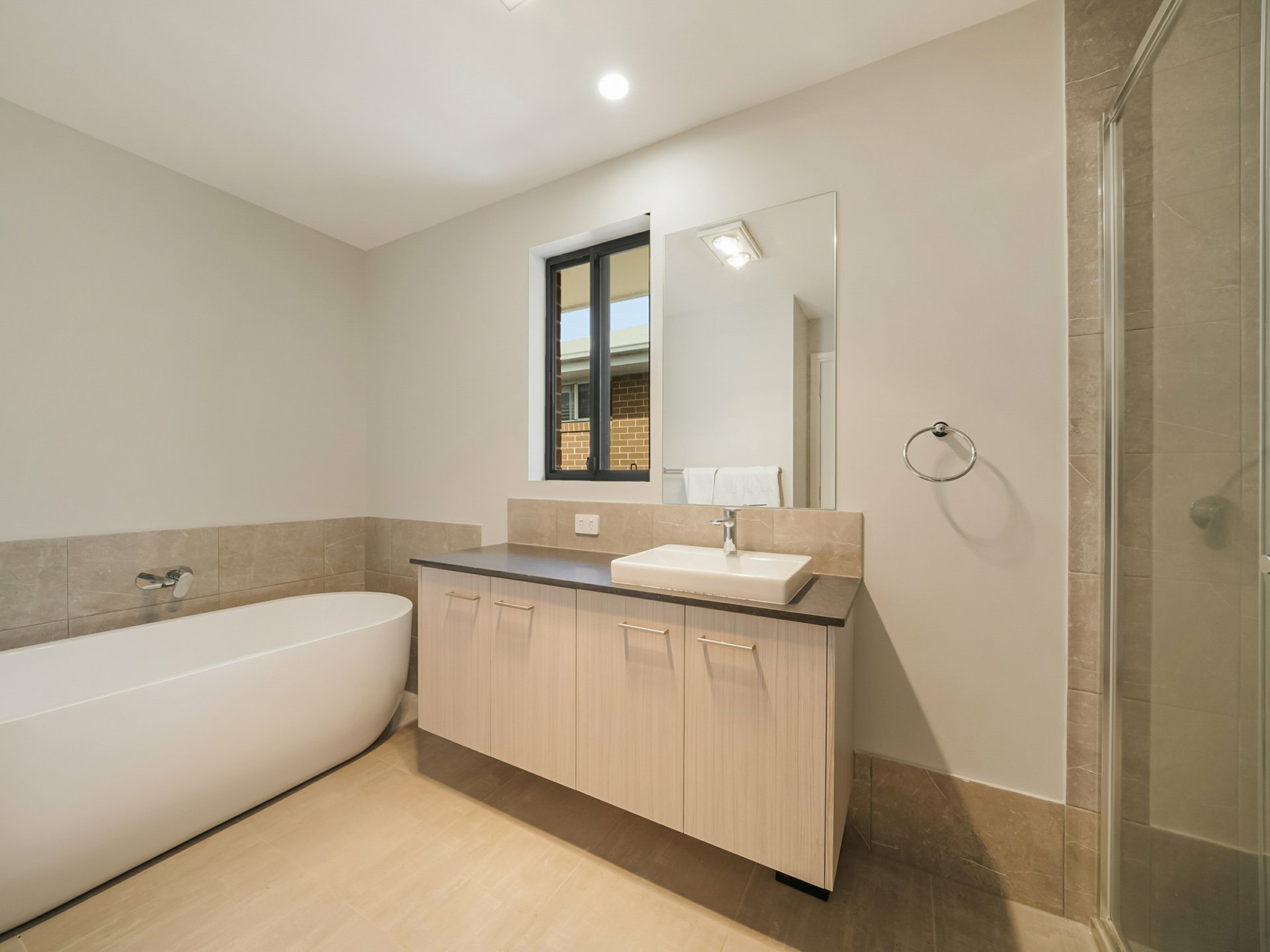 2 Binshaw Crescent — photo 9 of 12