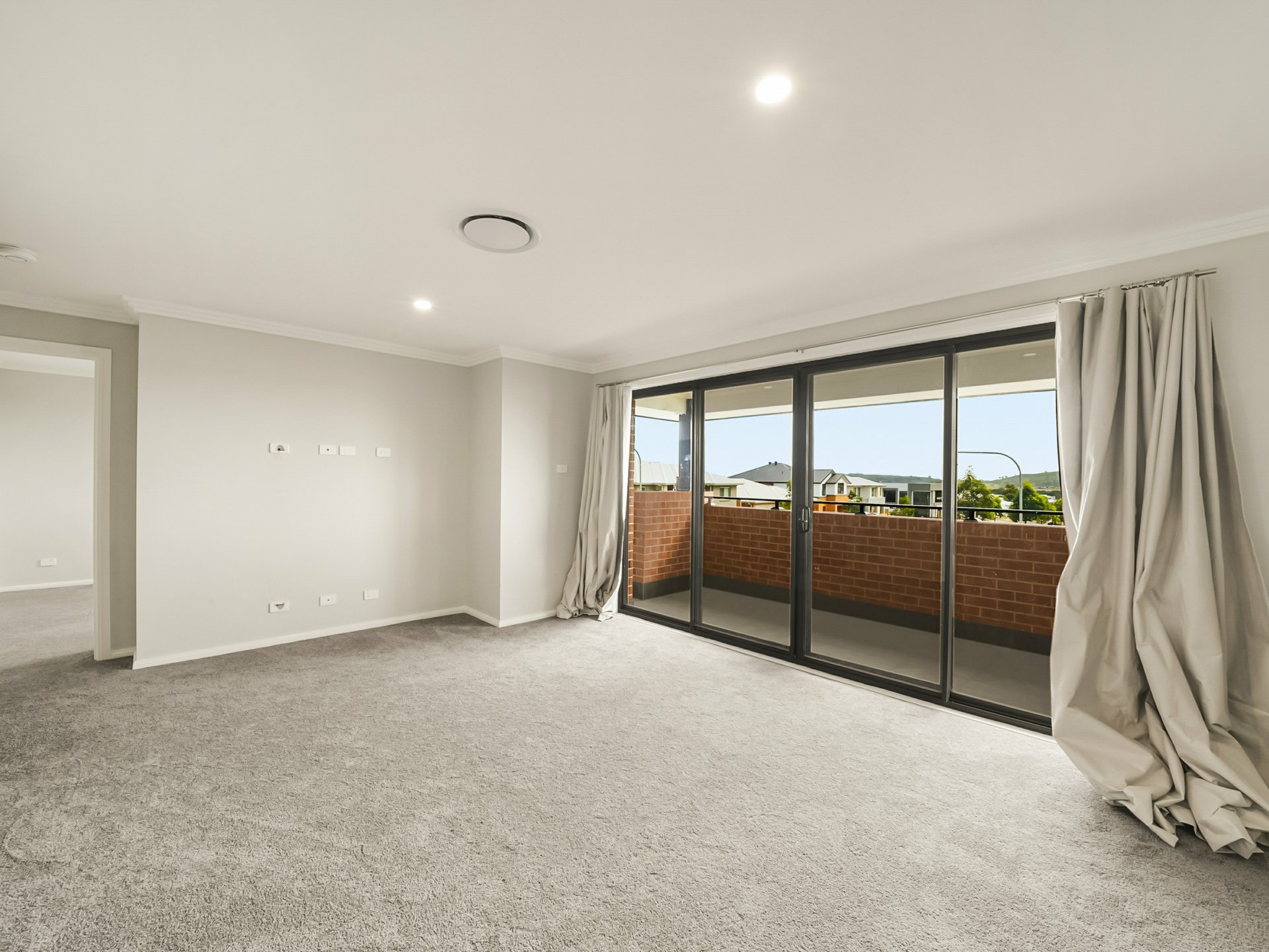 2 Binshaw Crescent — photo 10 of 12