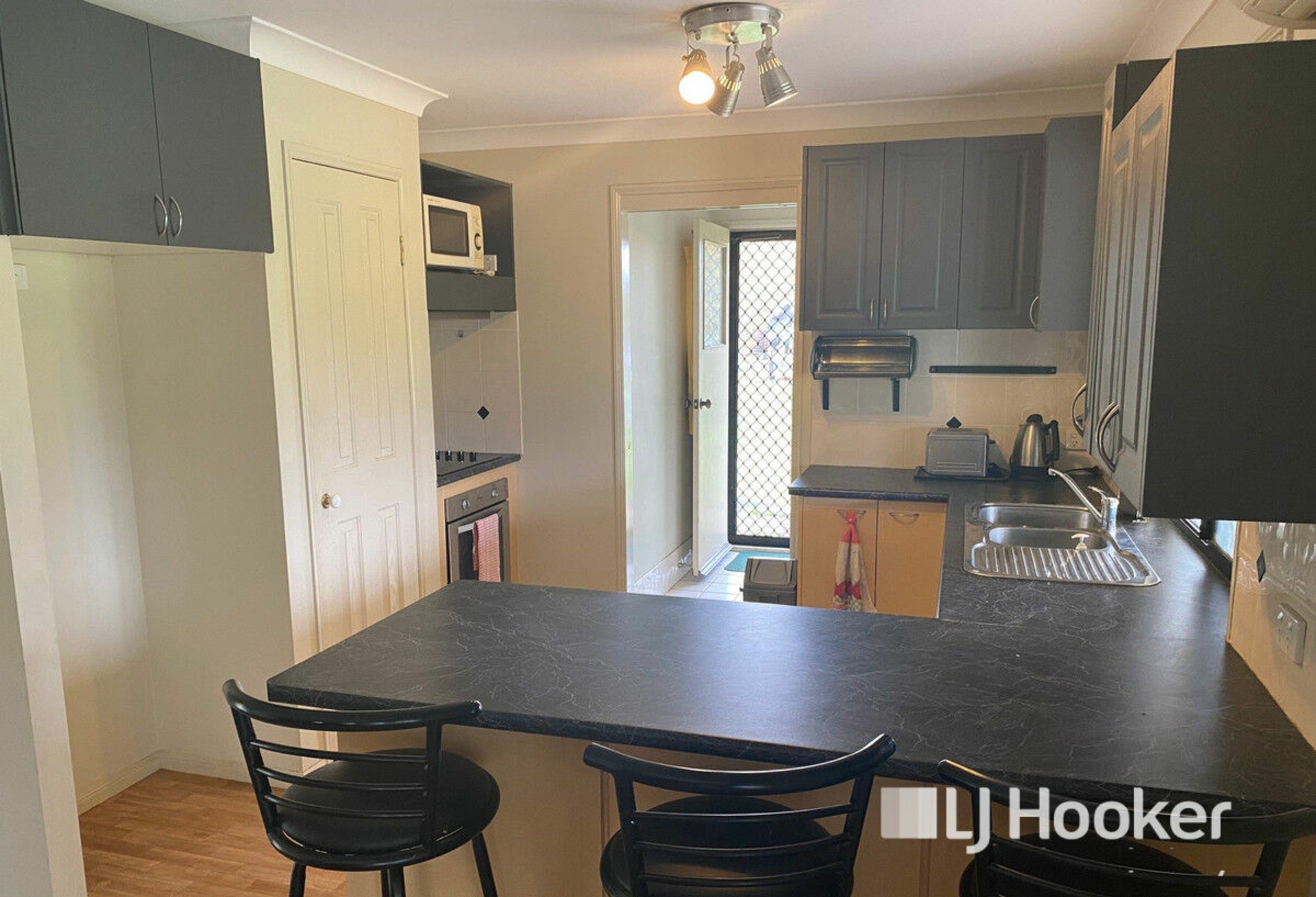 82 Hewett Drive — photo 2 of 23