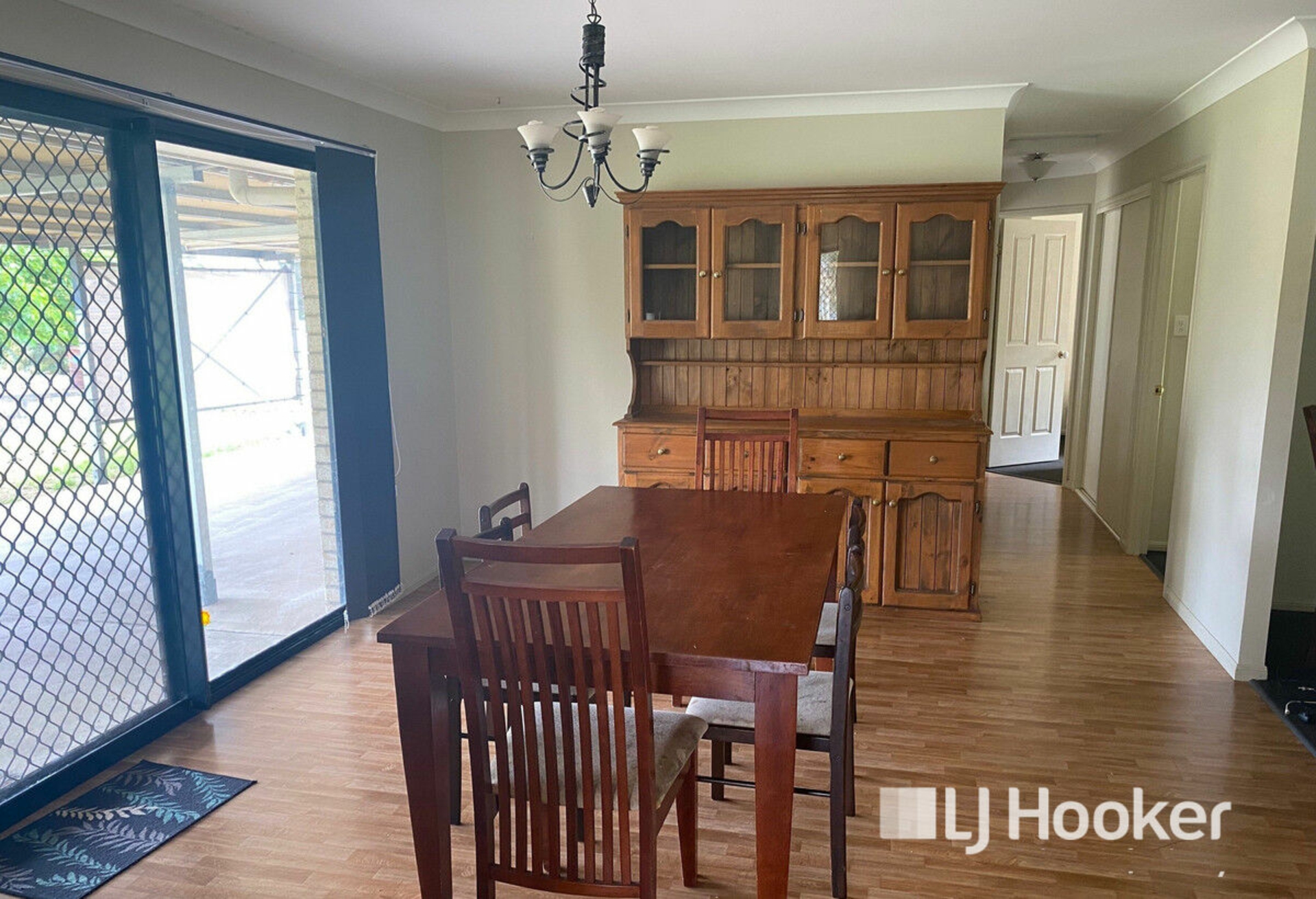 82 Hewett Drive — photo 3 of 23