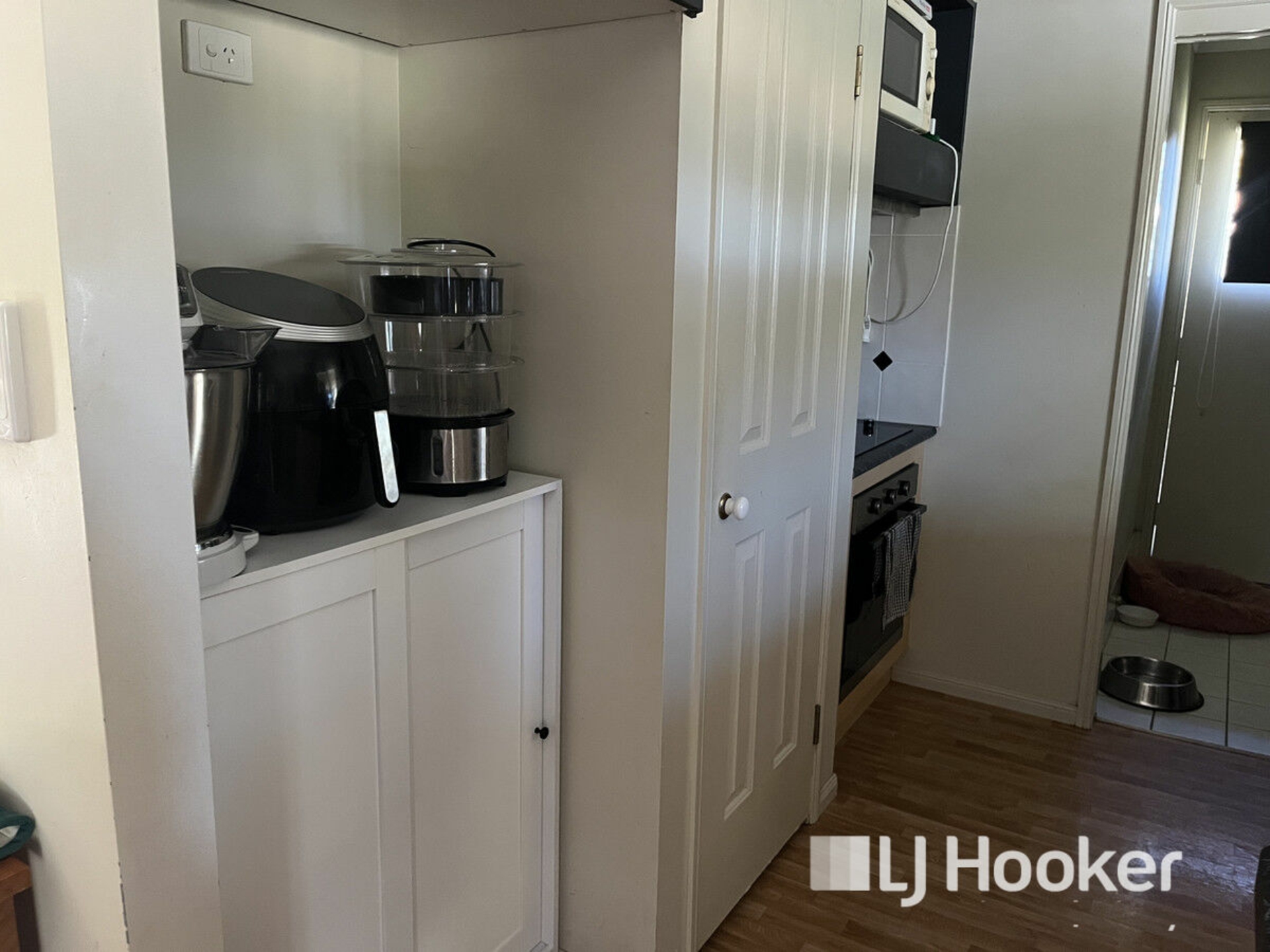 82 Hewett Drive — photo 5 of 23