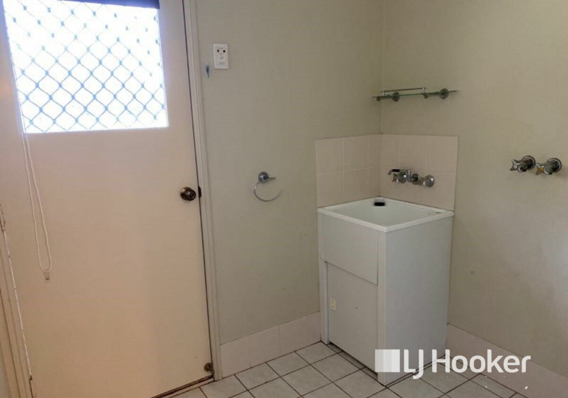 82 Hewett Drive — photo 7 of 23