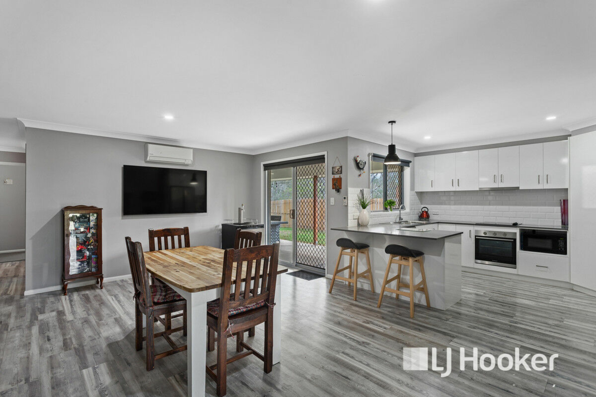 24A Laurette Drive — photo 4 of 25