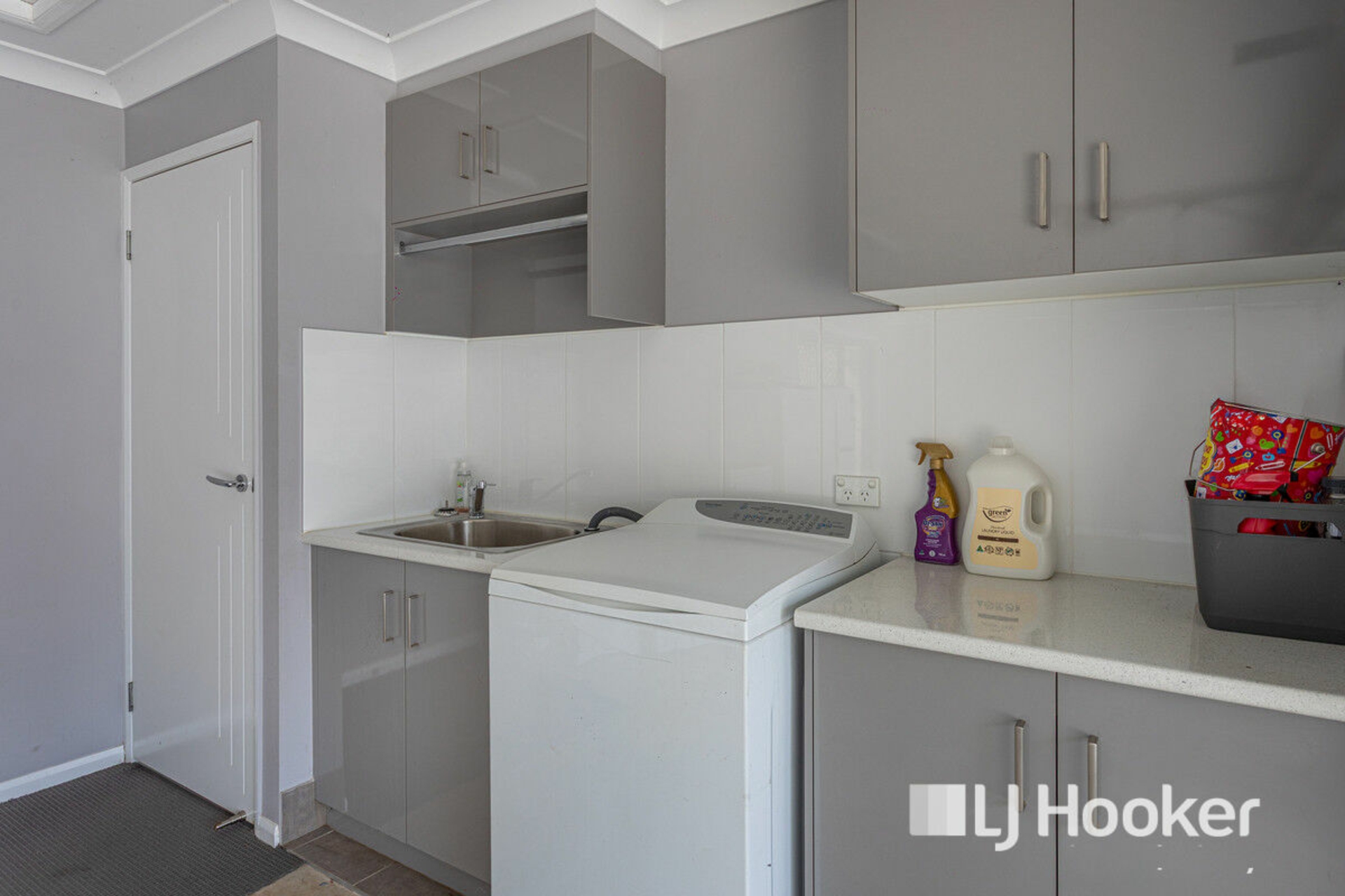 24A Laurette Drive — photo 16 of 25