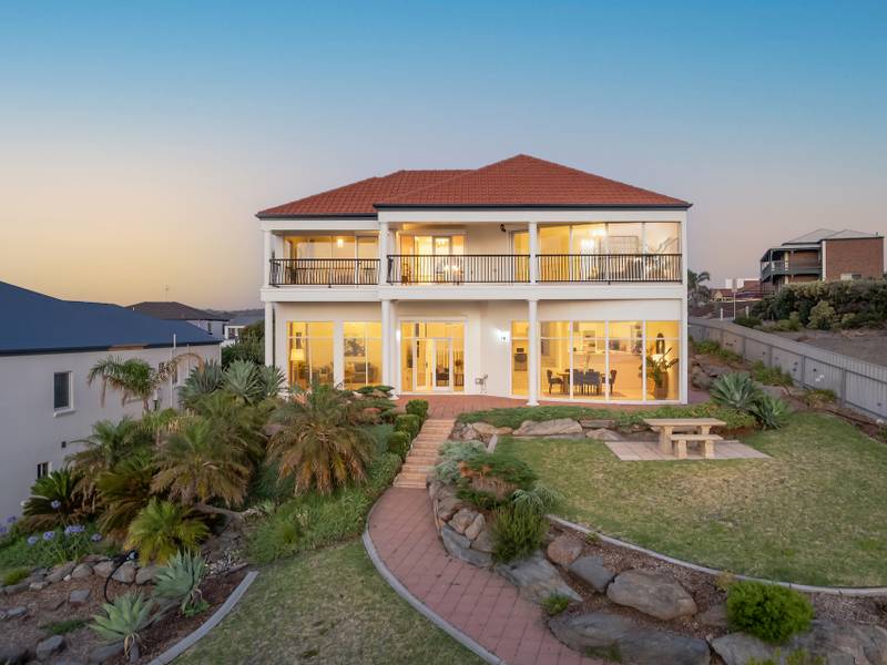 6 Albatross Walk, HALLETT COVE