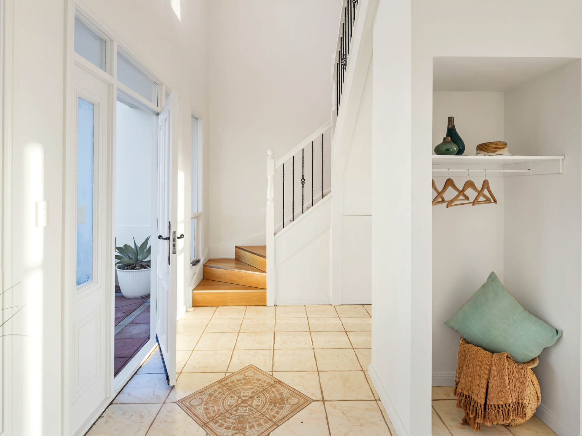 6 Albatross Walk, HALLETT COVE