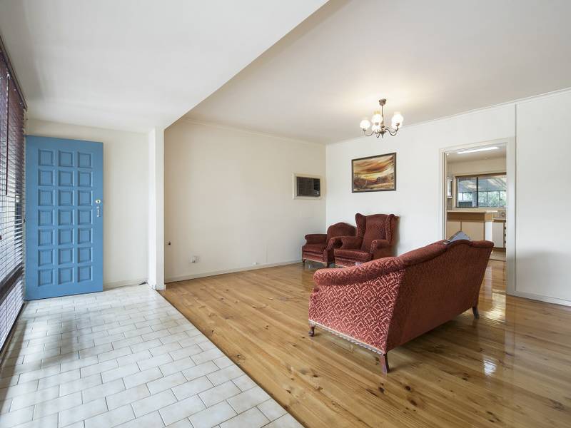 10 Barnes Crescent, PARAFIELD GARDENS