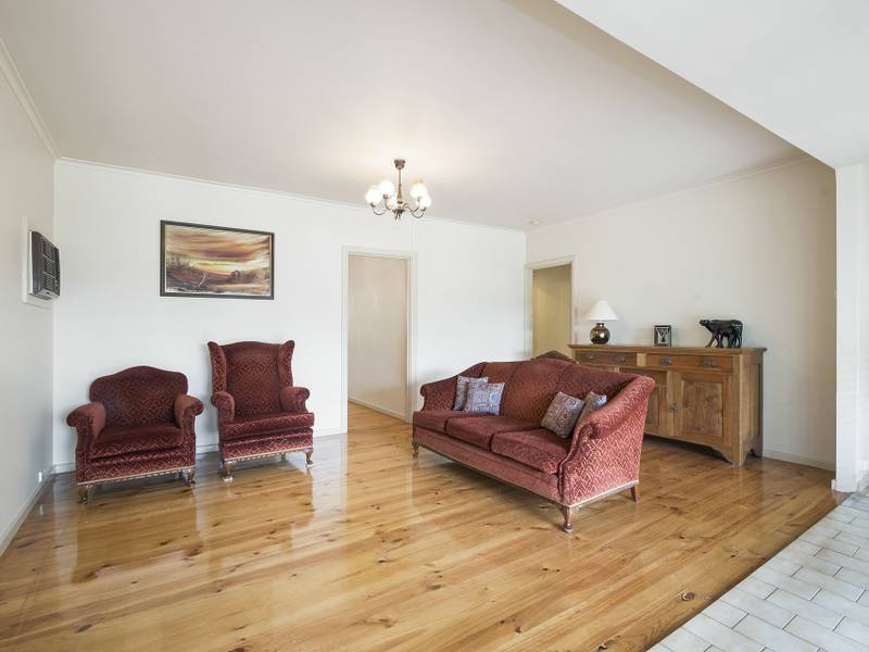 10 Barnes Crescent, PARAFIELD GARDENS