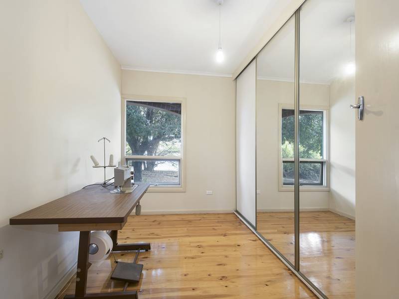 10 Barnes Crescent, PARAFIELD GARDENS