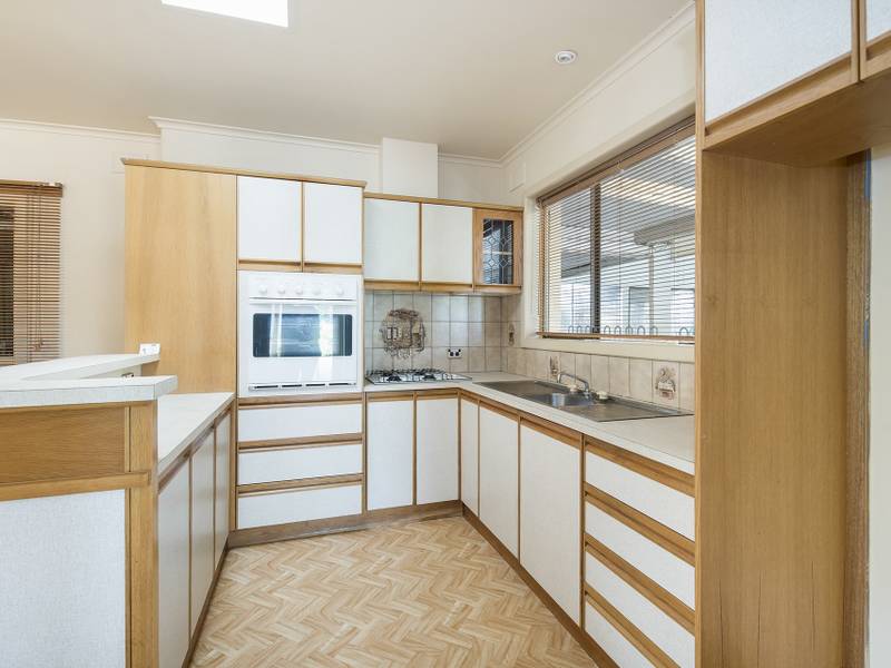 10 Barnes Crescent, PARAFIELD GARDENS