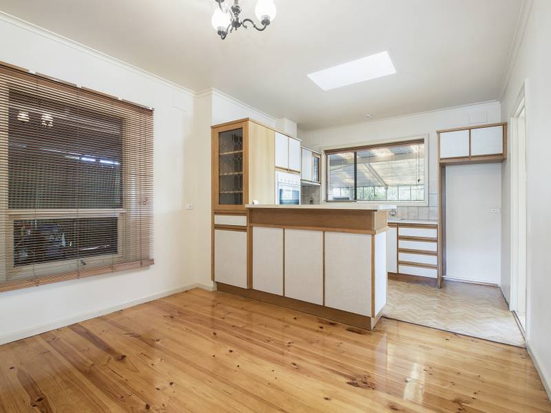 10 Barnes Crescent, PARAFIELD GARDENS