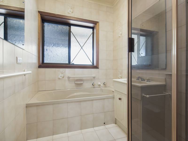 10 Barnes Crescent, PARAFIELD GARDENS