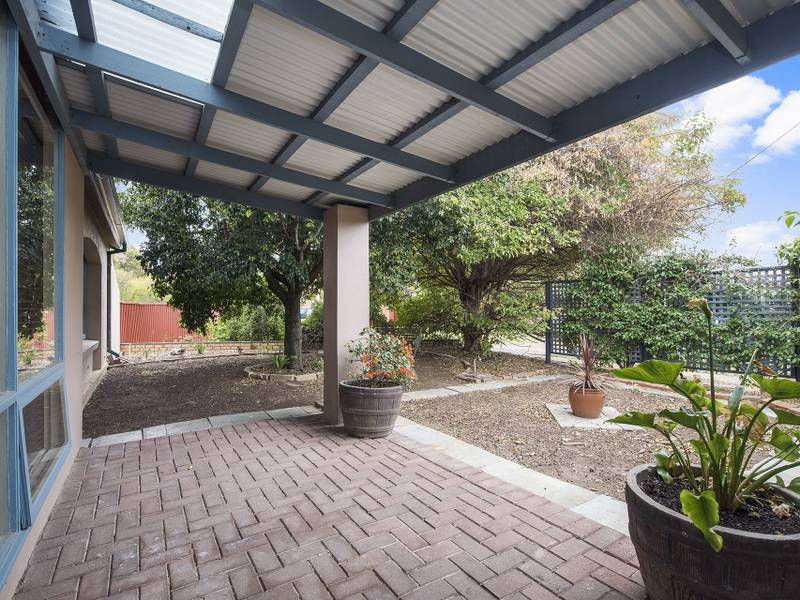 10 Barnes Crescent, PARAFIELD GARDENS