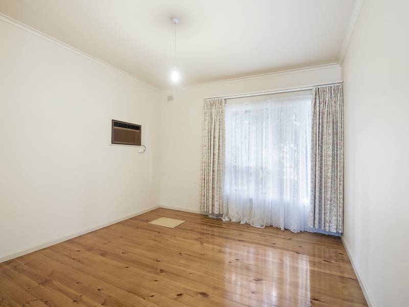 10 Barnes Crescent, PARAFIELD GARDENS