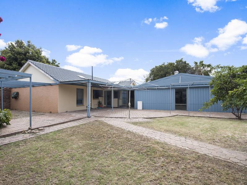 10 Barnes Crescent, PARAFIELD GARDENS