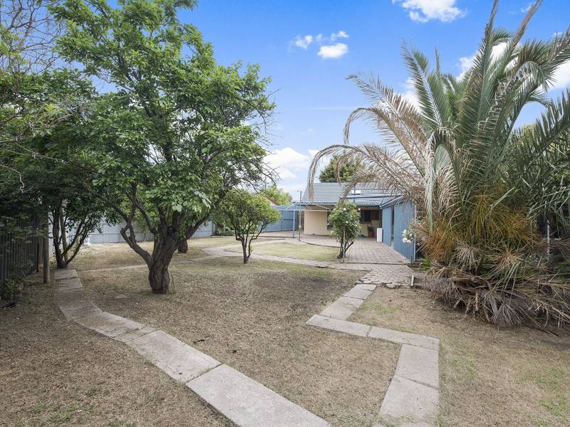 10 Barnes Crescent, PARAFIELD GARDENS