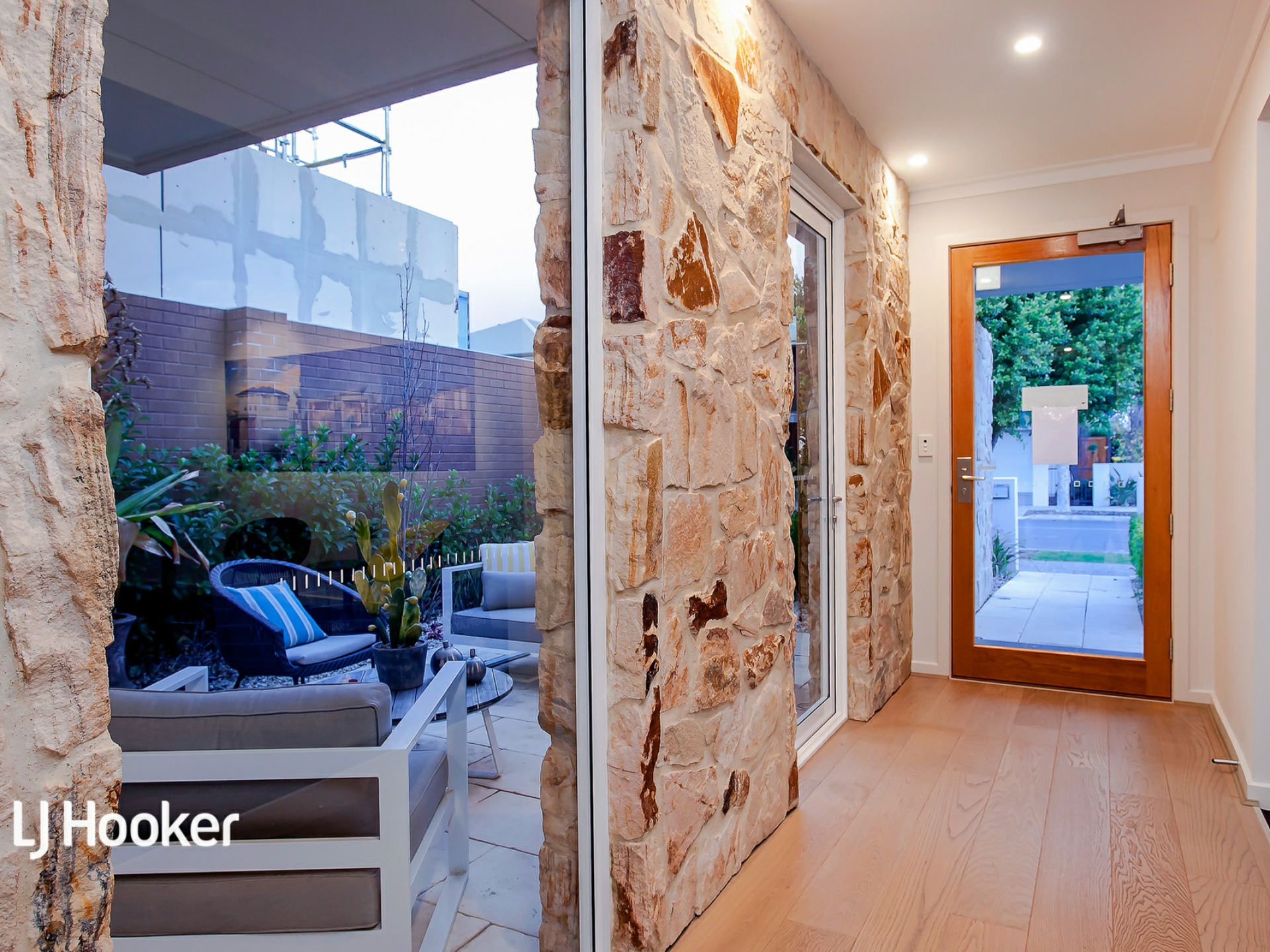 42 Waterford Circuit, LIGHTSVIEW