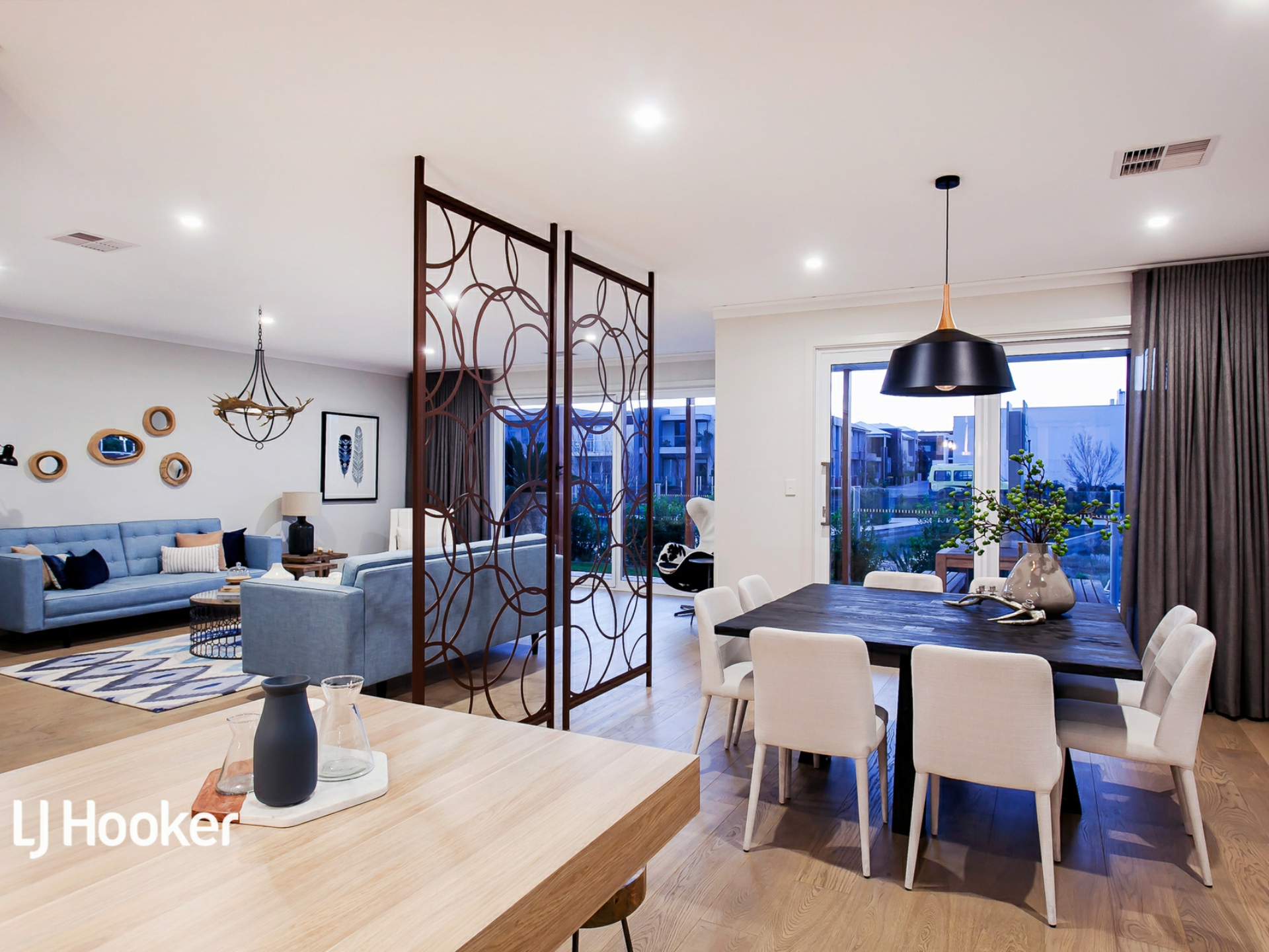 42 Waterford Circuit, LIGHTSVIEW