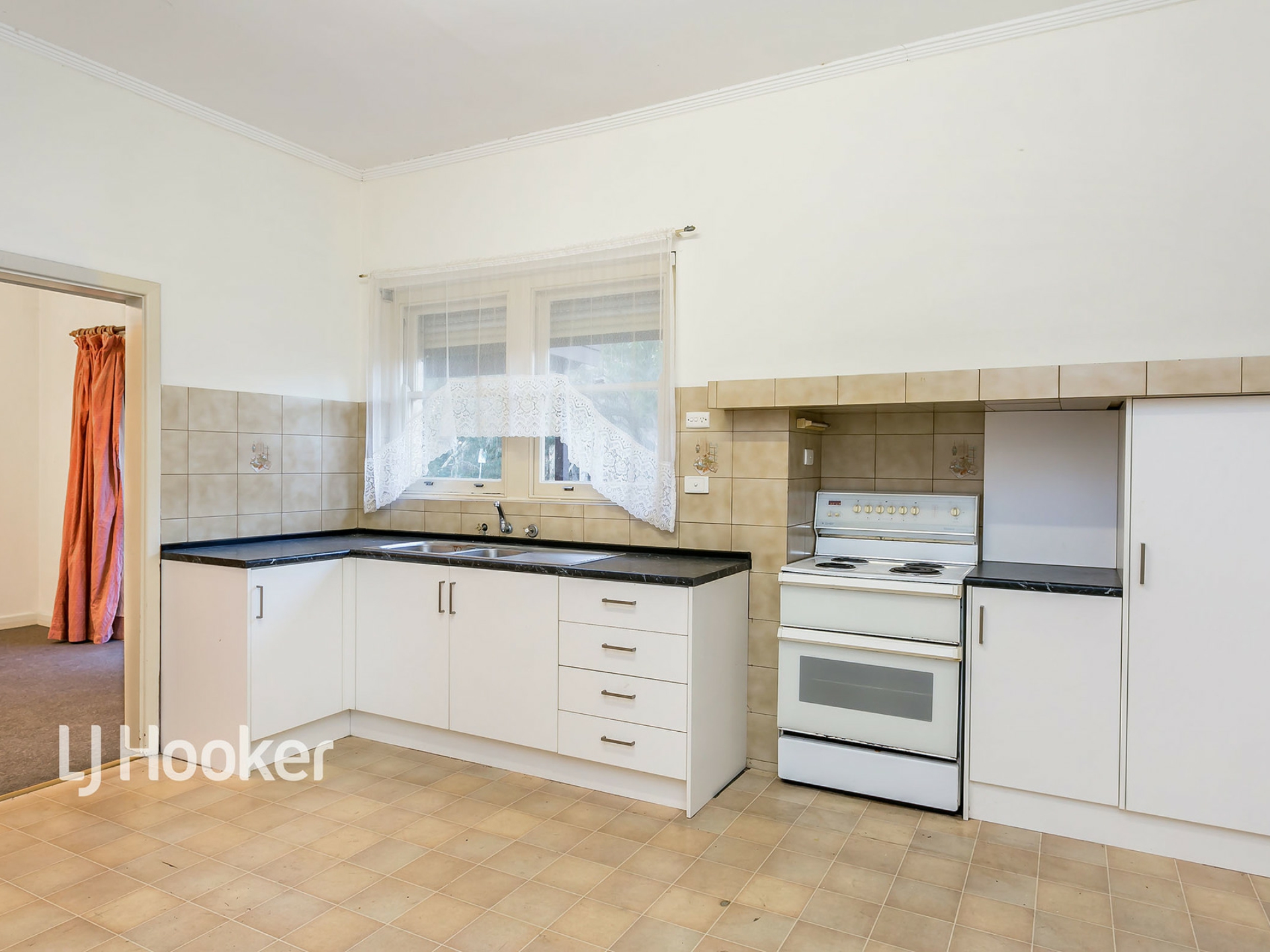 112 Autumn Avenue, LOCKLEYS