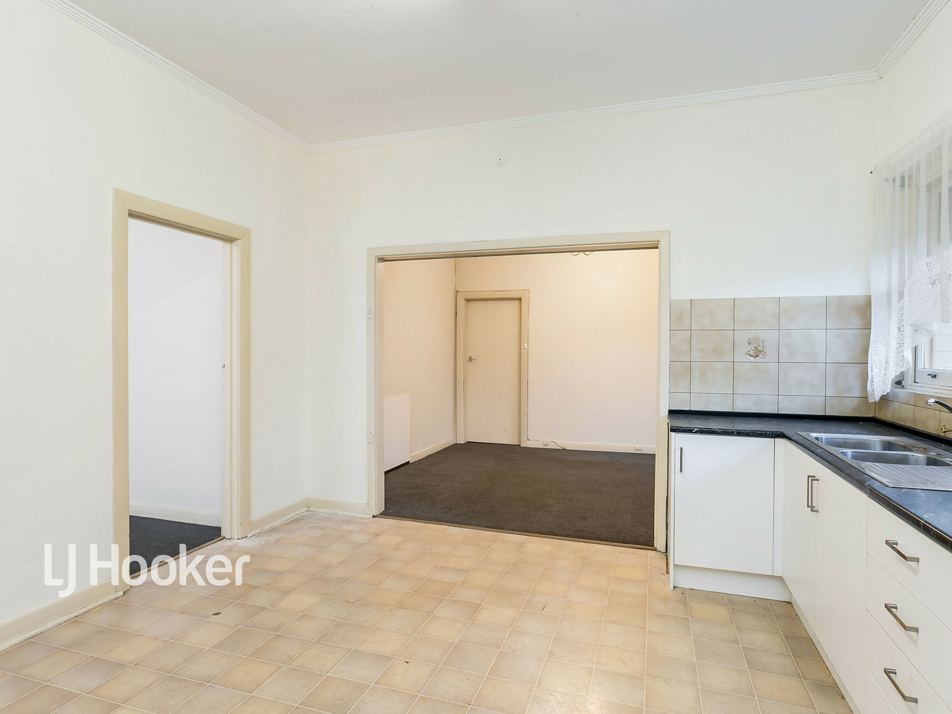112 Autumn Avenue, LOCKLEYS