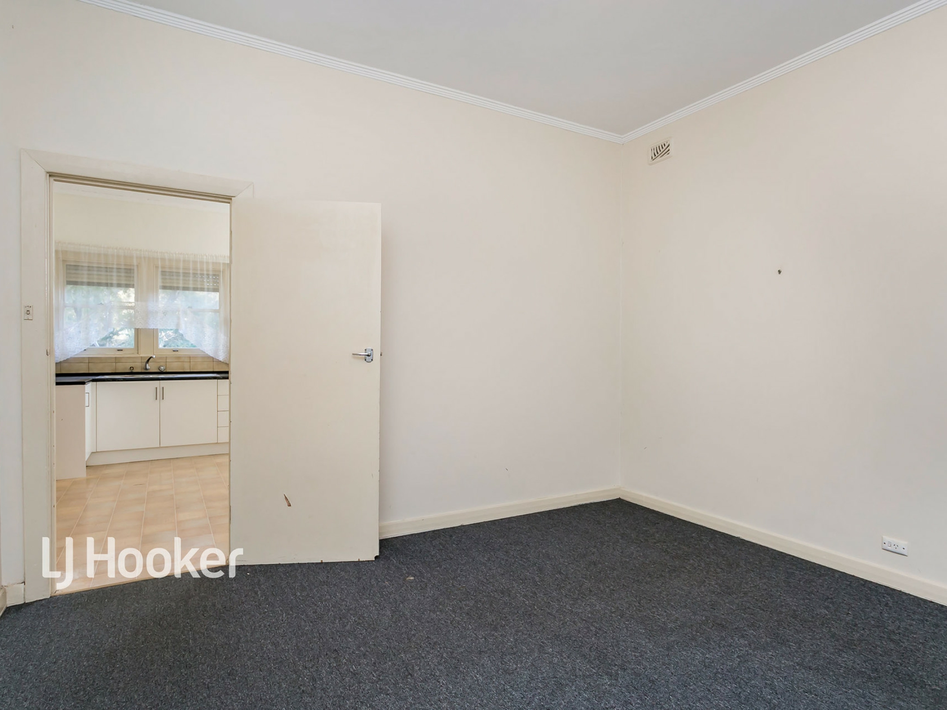 112 Autumn Avenue, LOCKLEYS