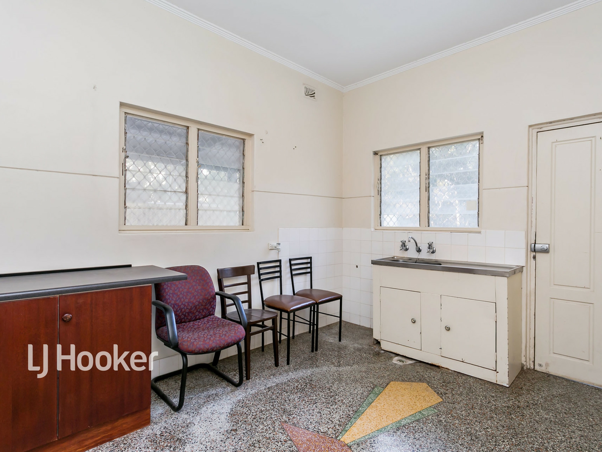 112 Autumn Avenue, LOCKLEYS